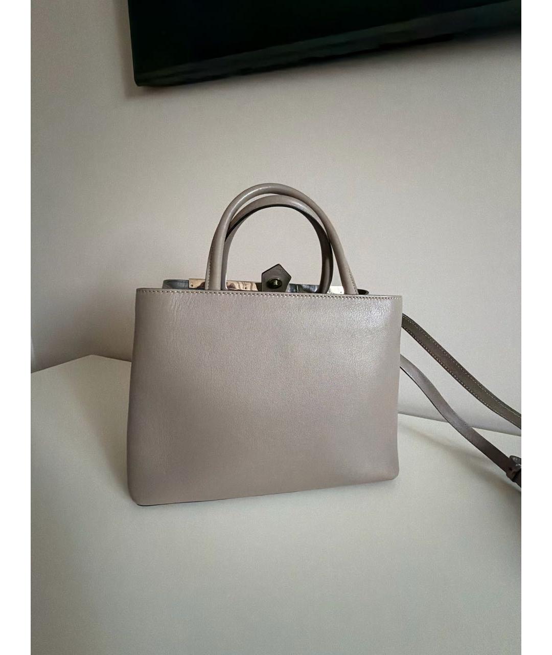 FENDI Бежевая кожаная сумка с короткими ручками, фото 3