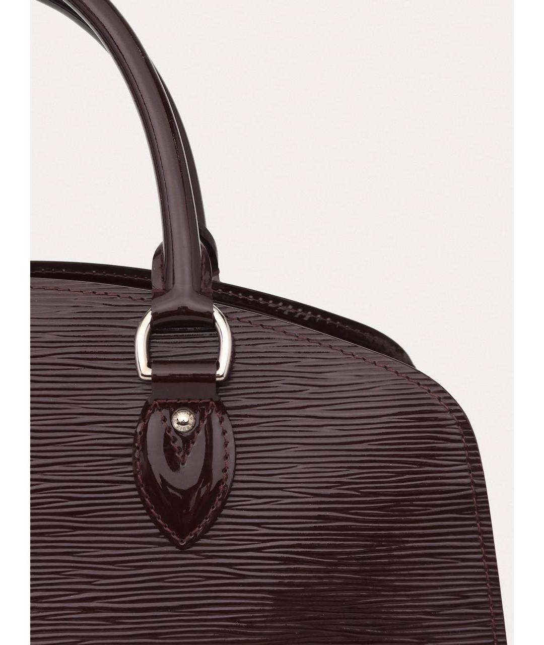 LOUIS VUITTON Бордовая сумка с короткими ручками из лакированной кожи, фото 7