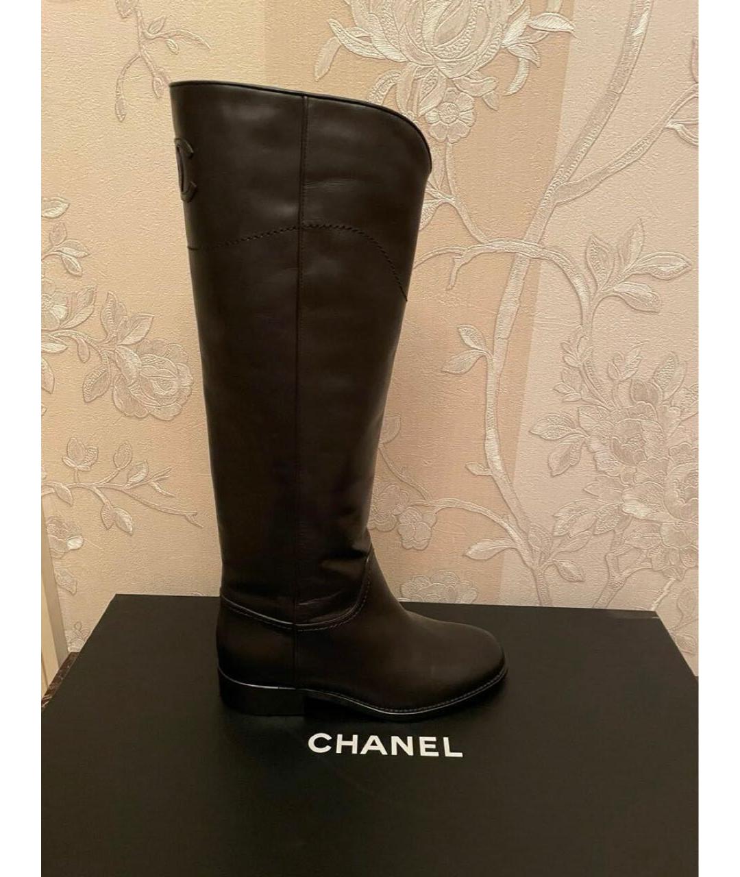 CHANEL Черные кожаные сапоги, фото 2