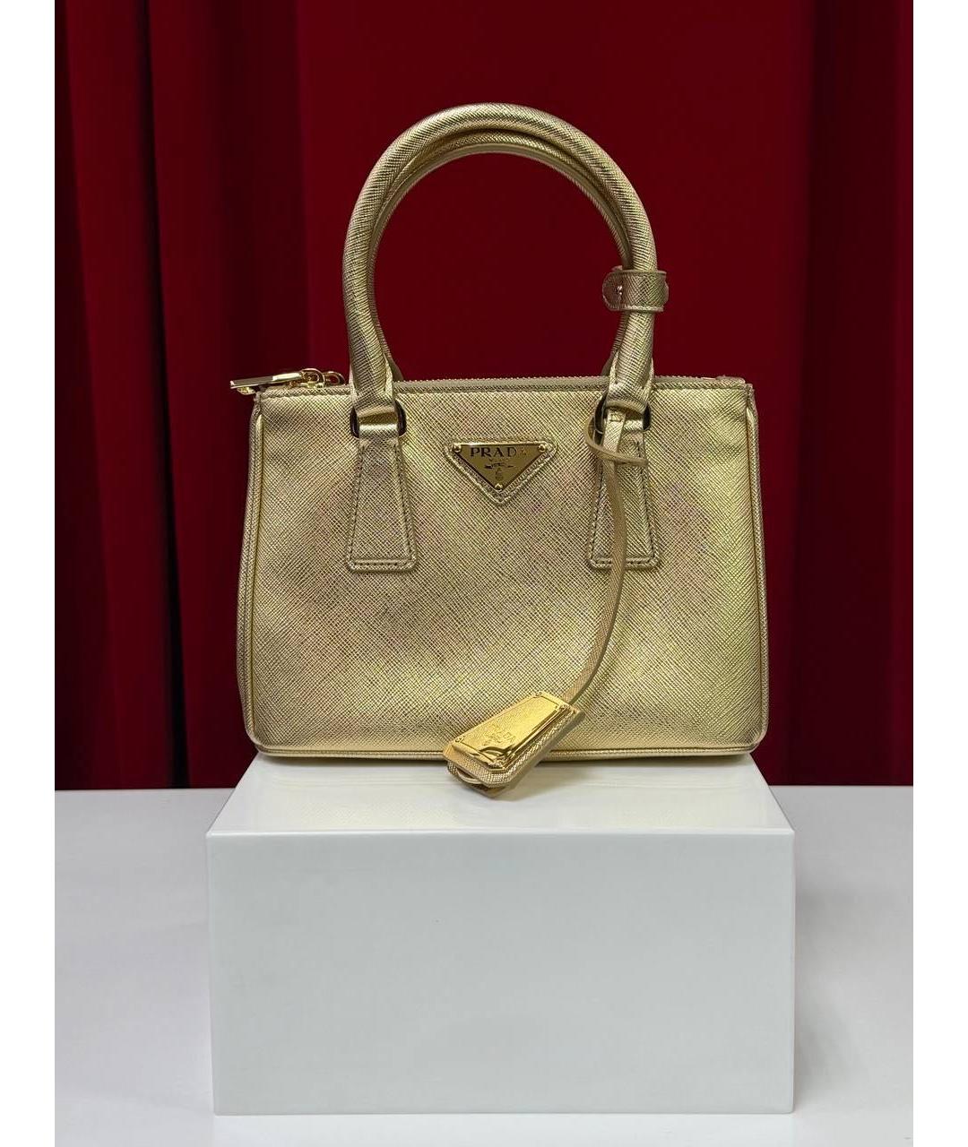 PRADA Золотая кожаная сумка с короткими ручками, фото 7