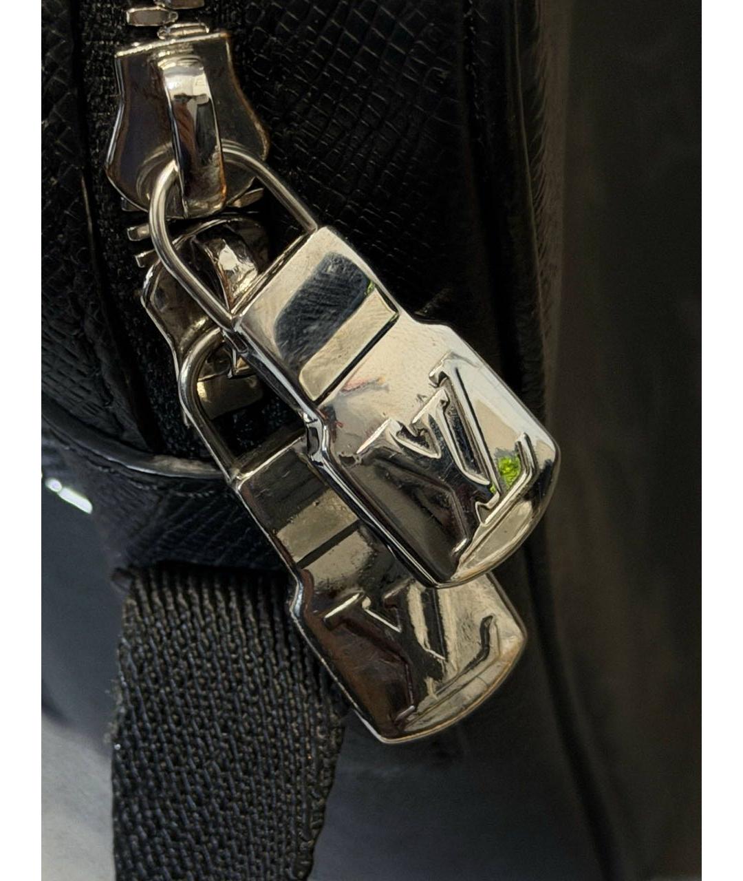 LOUIS VUITTON Черная кожаная барсетка, фото 7