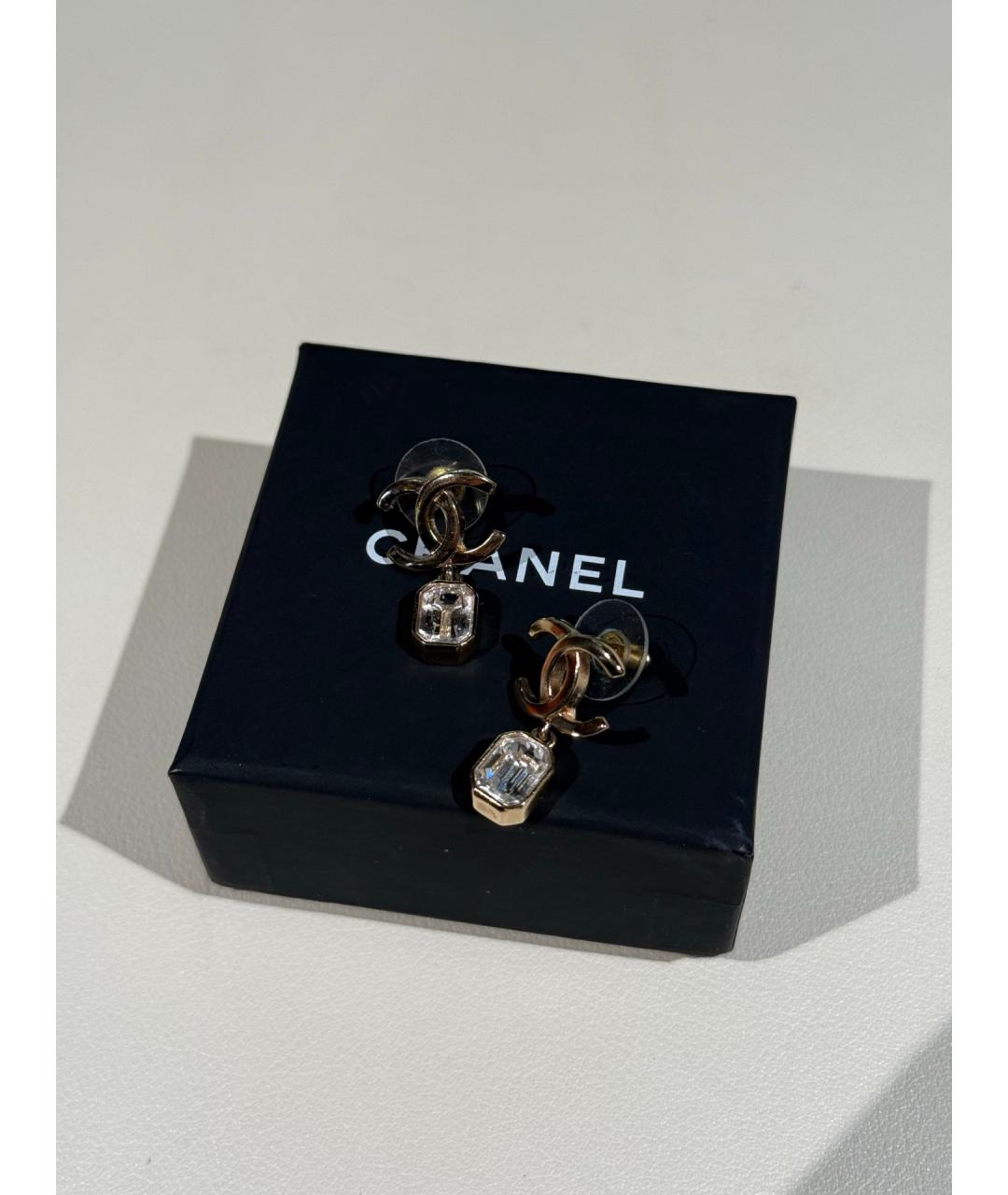 CHANEL Золотые металлические серьги, фото 3