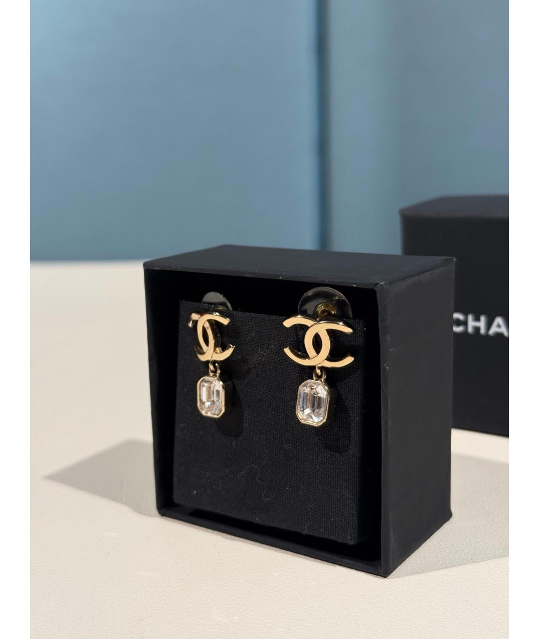 CHANEL Золотые металлические серьги, фото 2