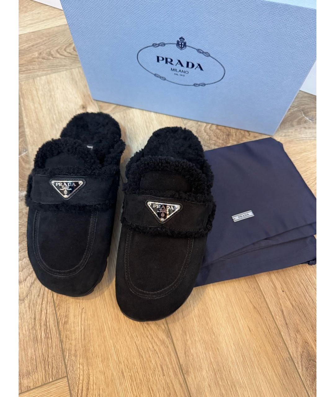 PRADA Черные замшевые сабо, фото 5