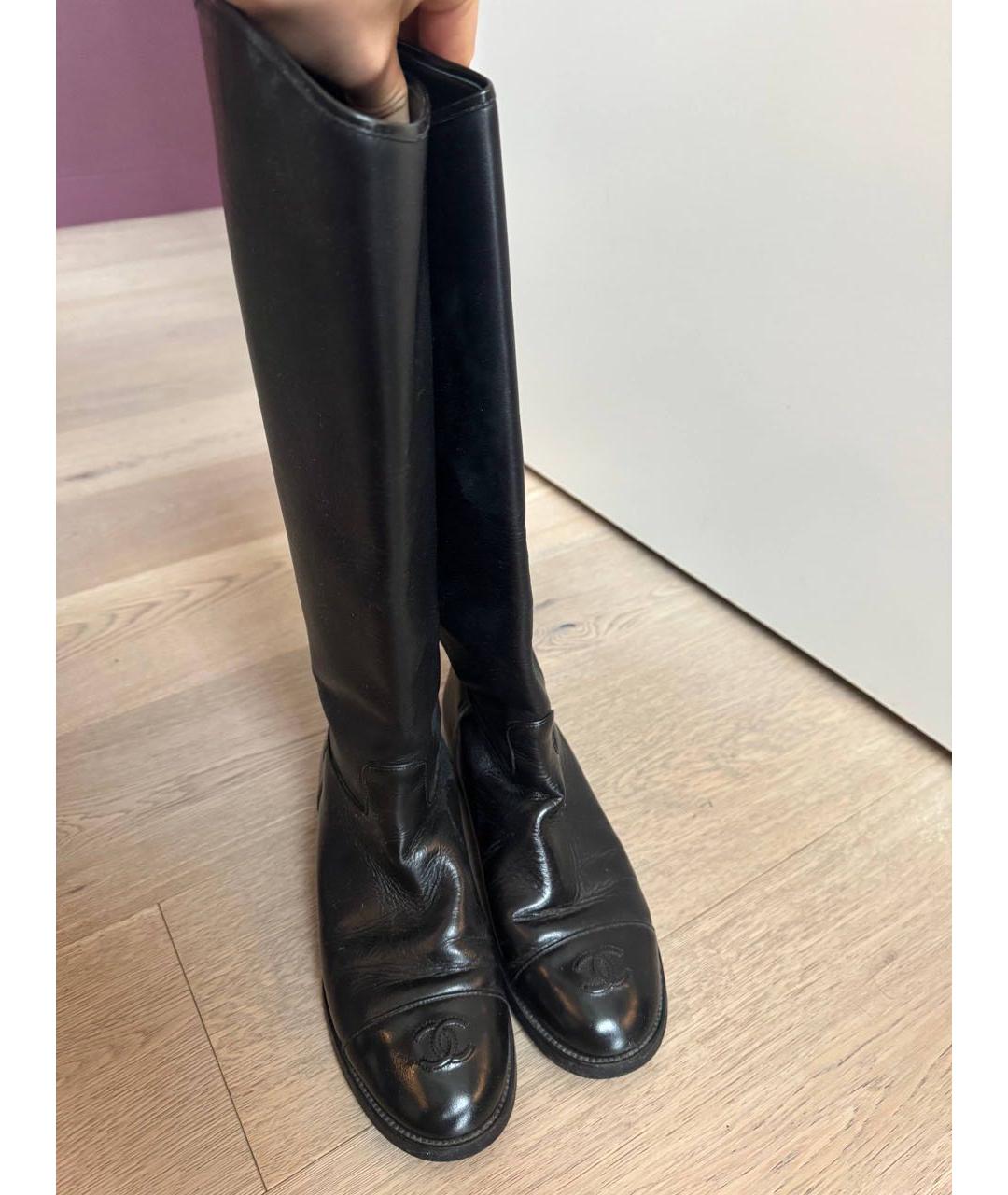 CHANEL Черные кожаные сапоги, фото 2