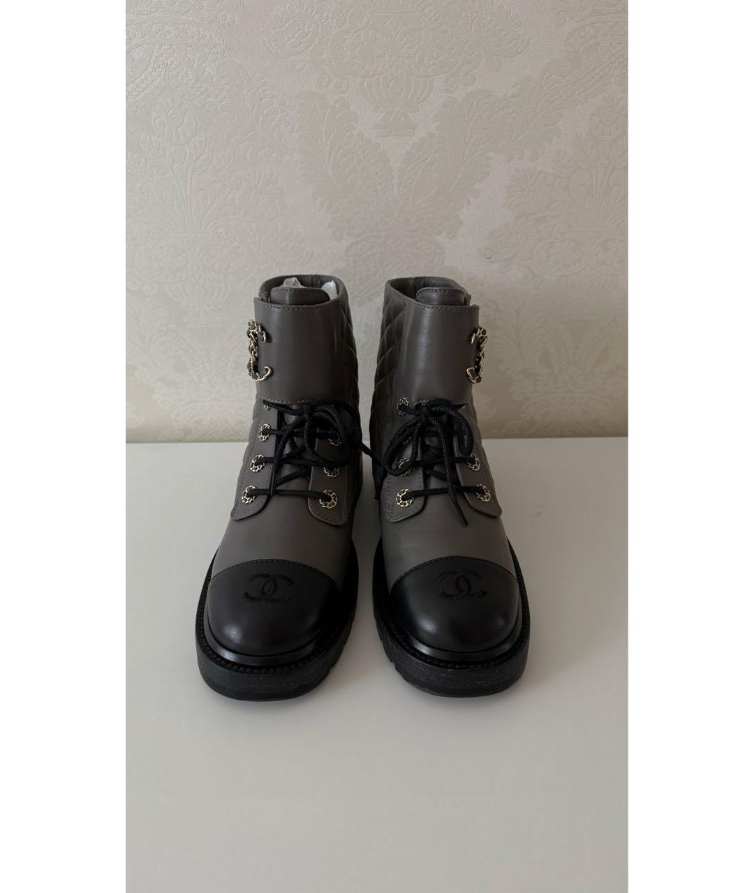 CHANEL Антрацитовые кожаные ботинки, фото 2