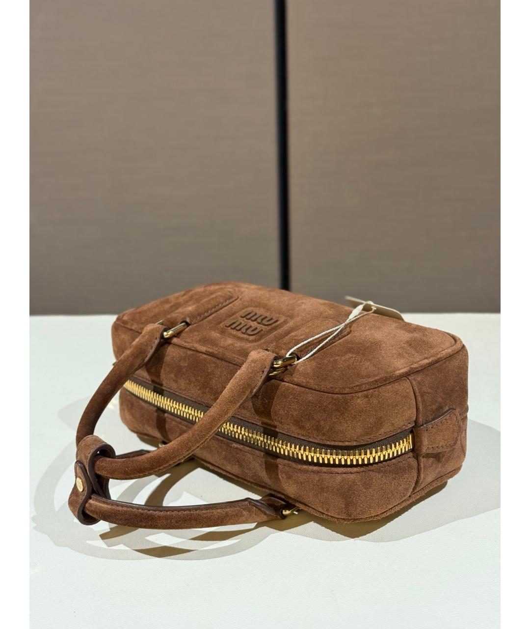 MIU MIU Коричневая замшевая сумка с короткими ручками, фото 8