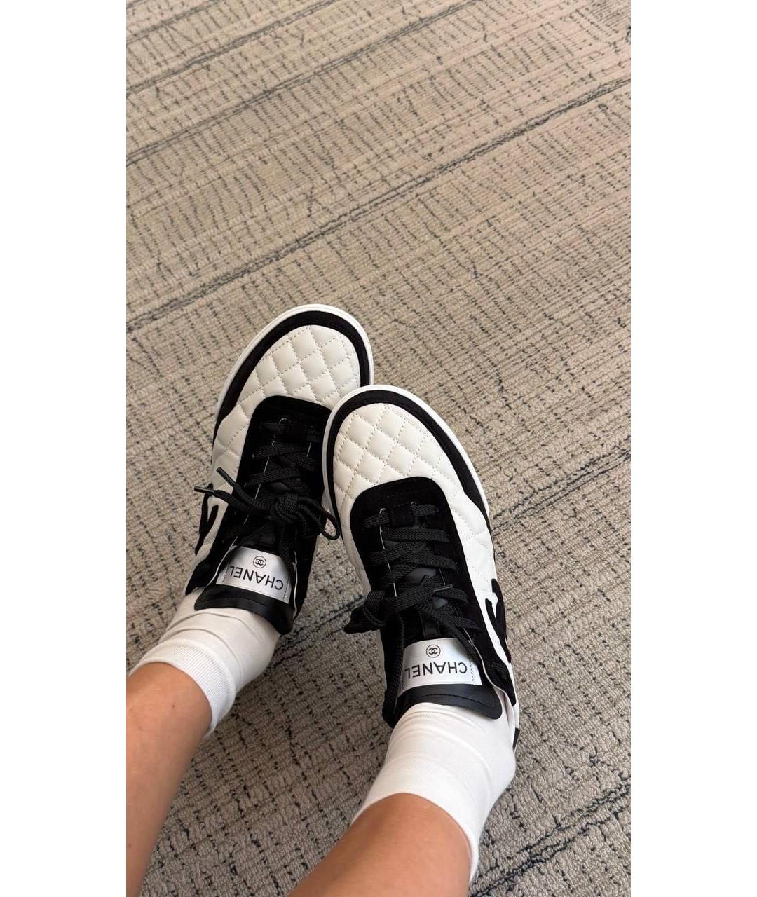 CHANEL Белые кожаные кроссовки, фото 3