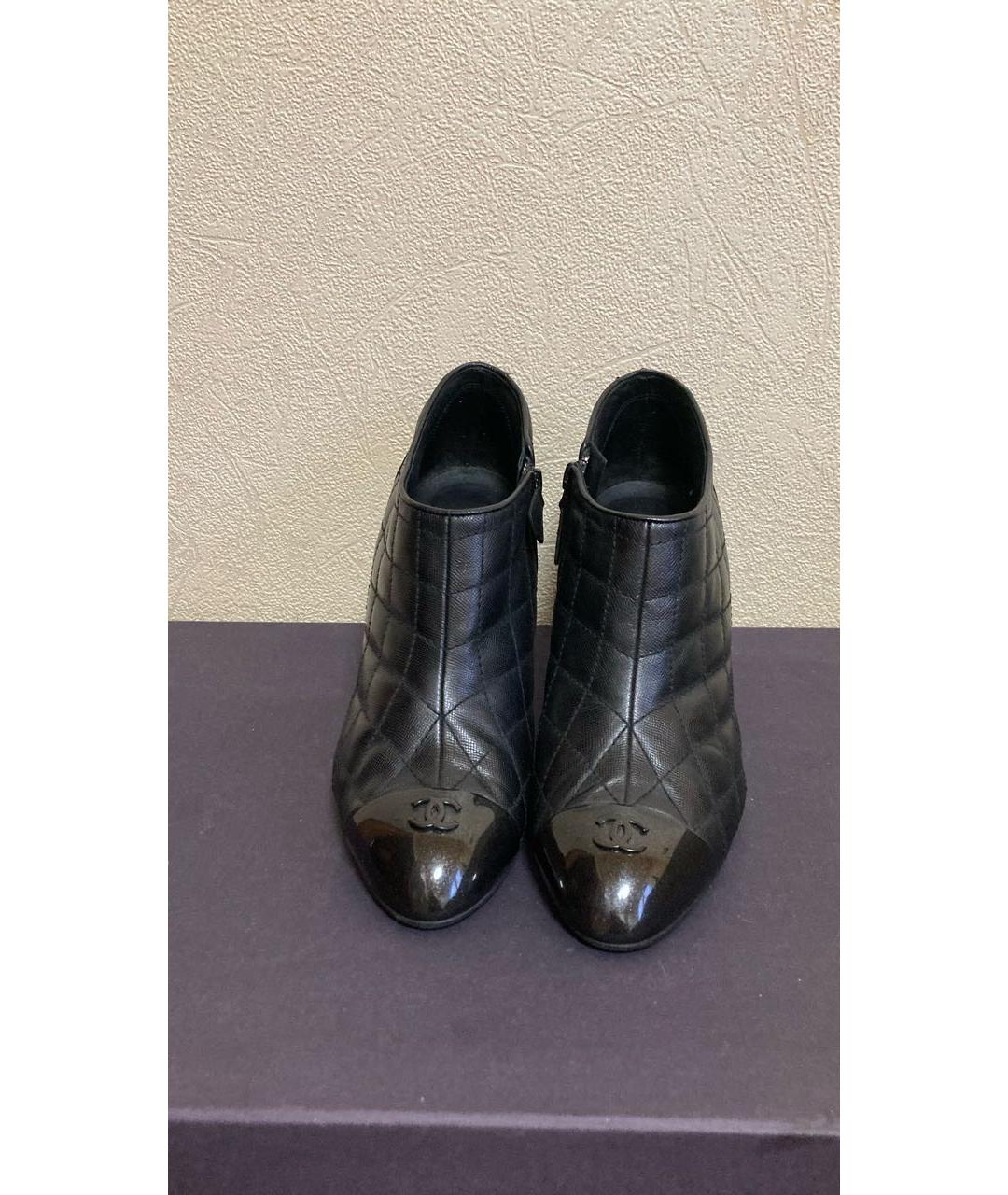 CHANEL Черные кожаные ботильоны, фото 2