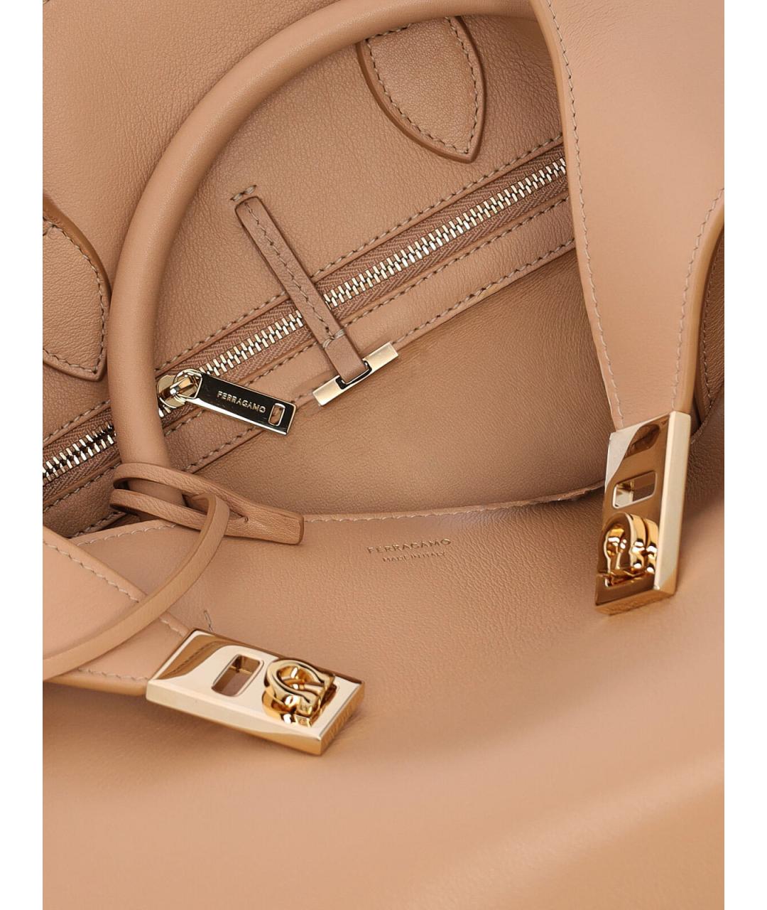 FERRAGAMO Бежевая кожаная сумка тоут, фото 4