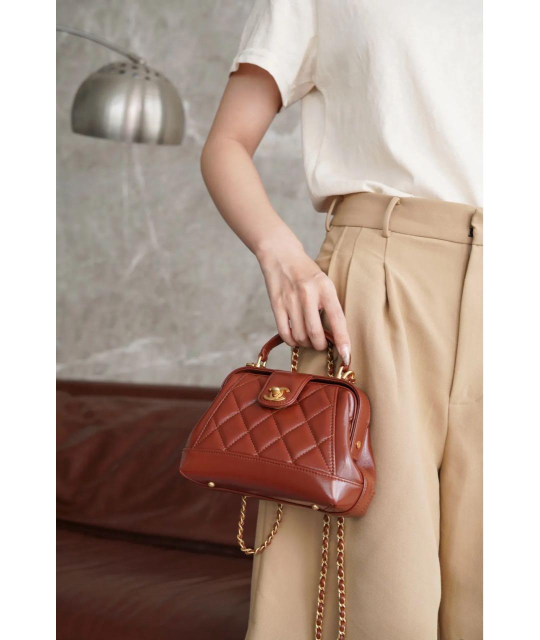 CHANEL Коричневая кожаная сумка с короткими ручками, фото 8