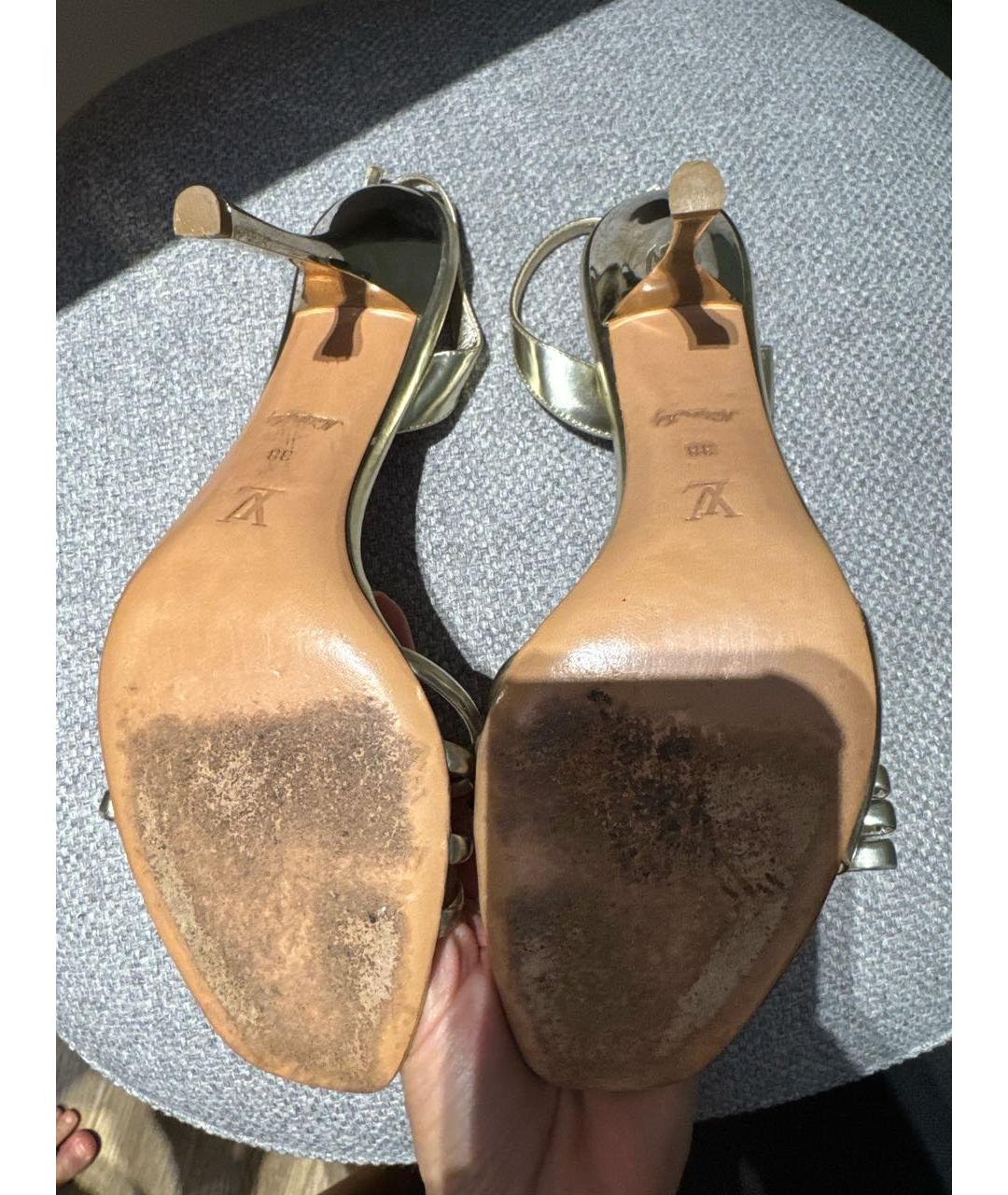 LOUIS VUITTON Золотые кожаные босоножки, фото 4