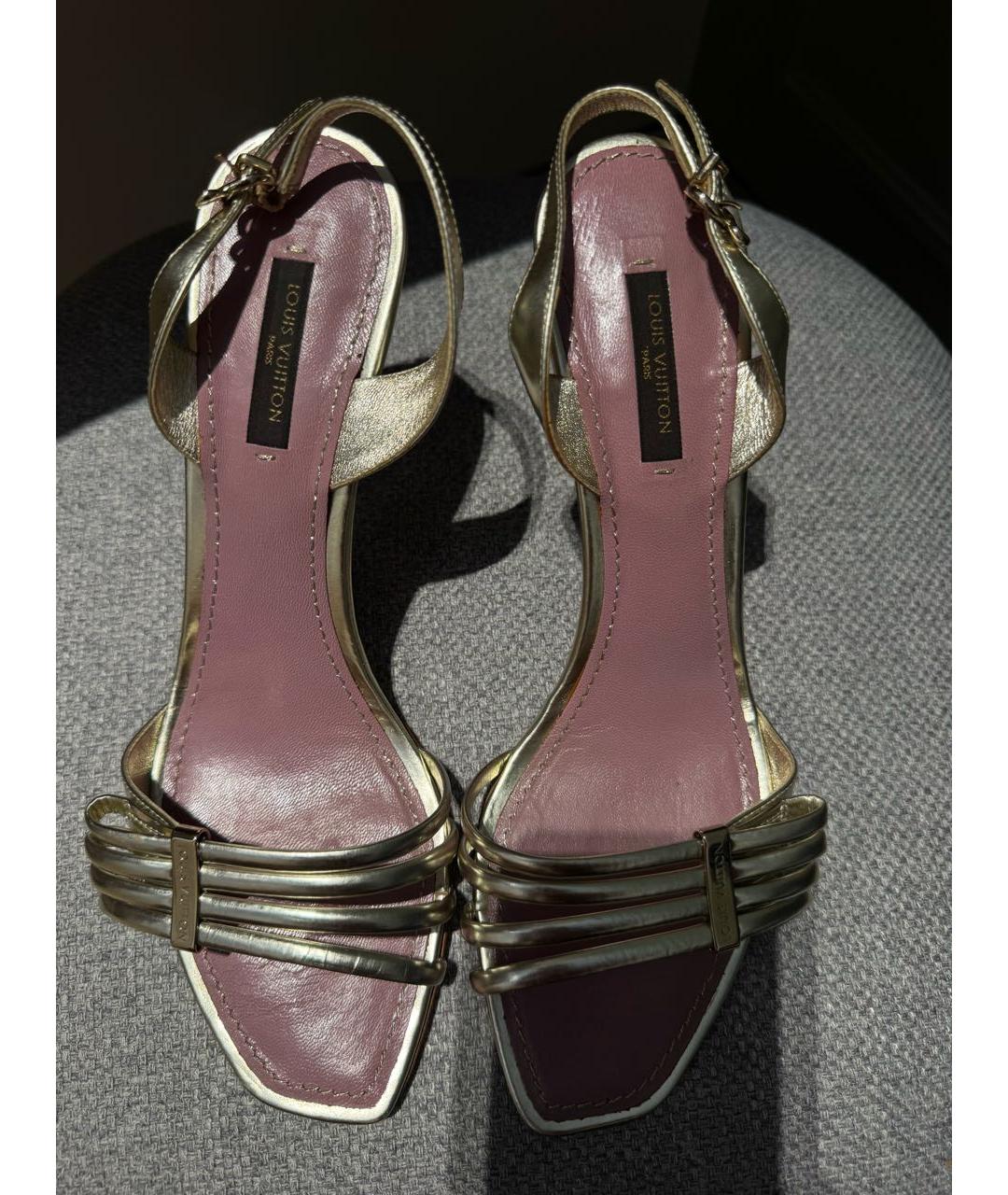 LOUIS VUITTON Золотые кожаные босоножки, фото 6