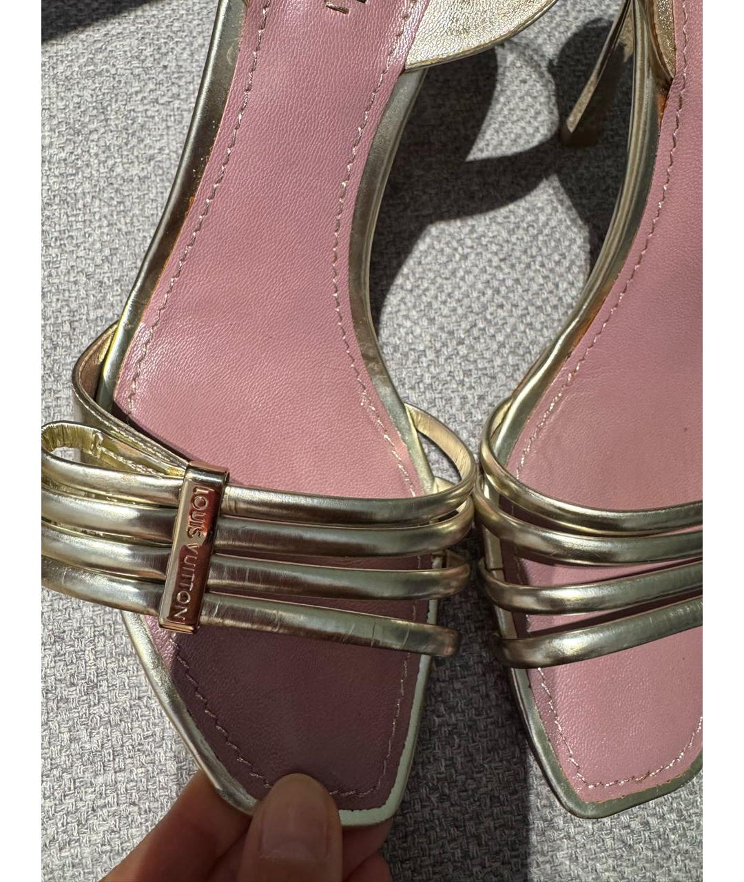 LOUIS VUITTON Золотые кожаные босоножки, фото 5