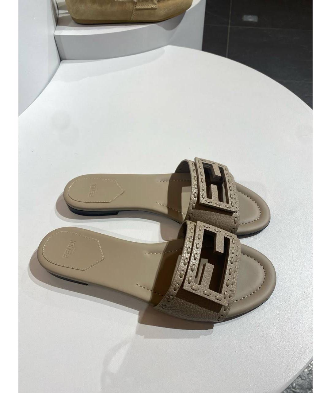 FENDI Бежевые кожаные шлепанцы, фото 2
