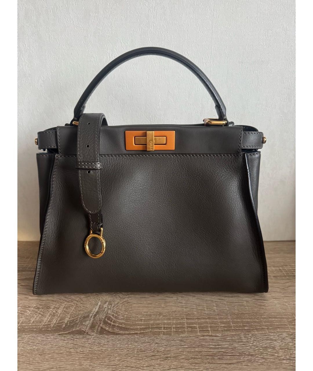 FENDI Антрацитовая кожаная сумка с короткими ручками, фото 2