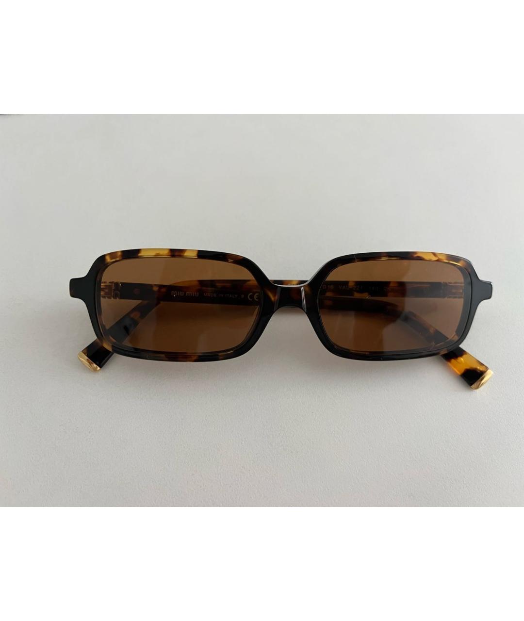 MIU MIU Коричневые пластиковые солнцезащитные очки, фото 4