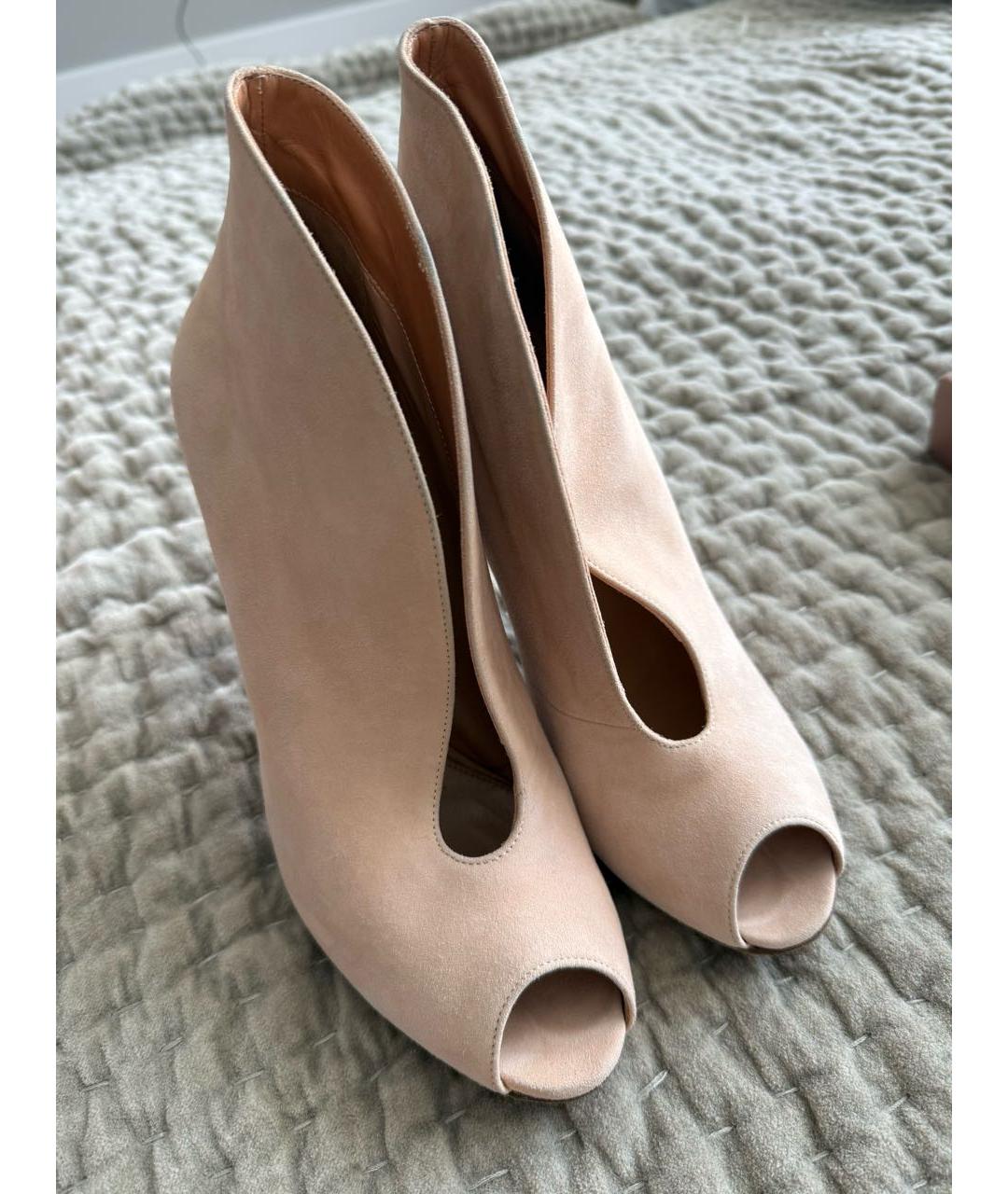 GIANVITO ROSSI Розовые замшевые ботильоны, фото 3