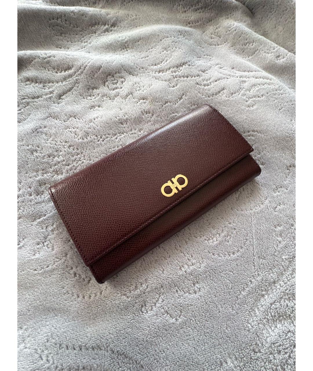 FERRAGAMO Коричневый кожаный кошелек, фото 2