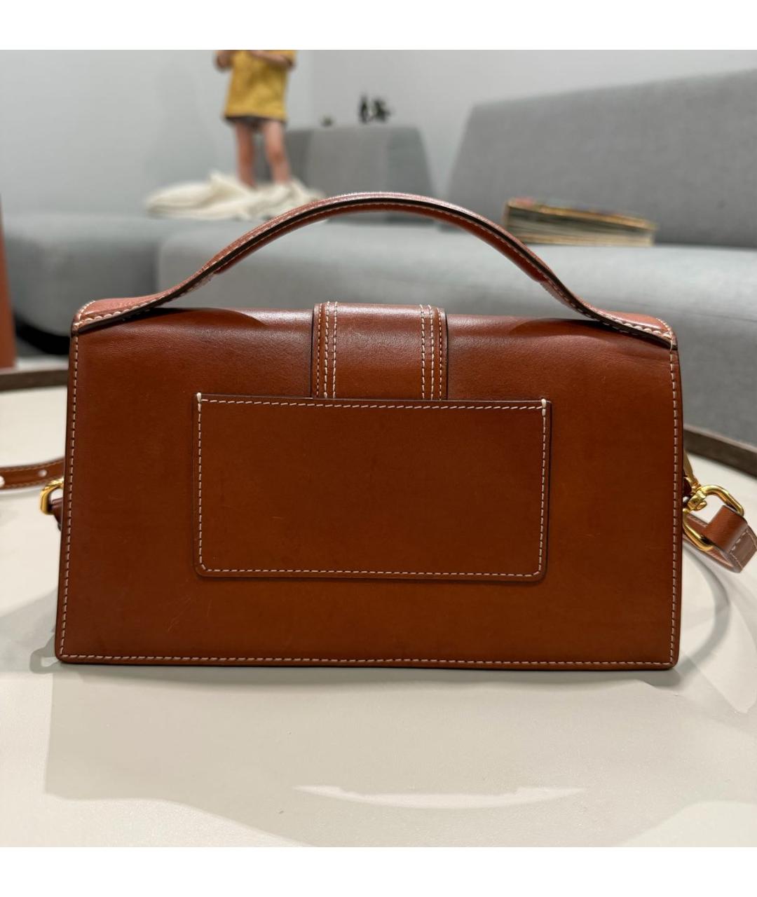 JACQUEMUS Коричневая кожаная сумка с короткими ручками, фото 3