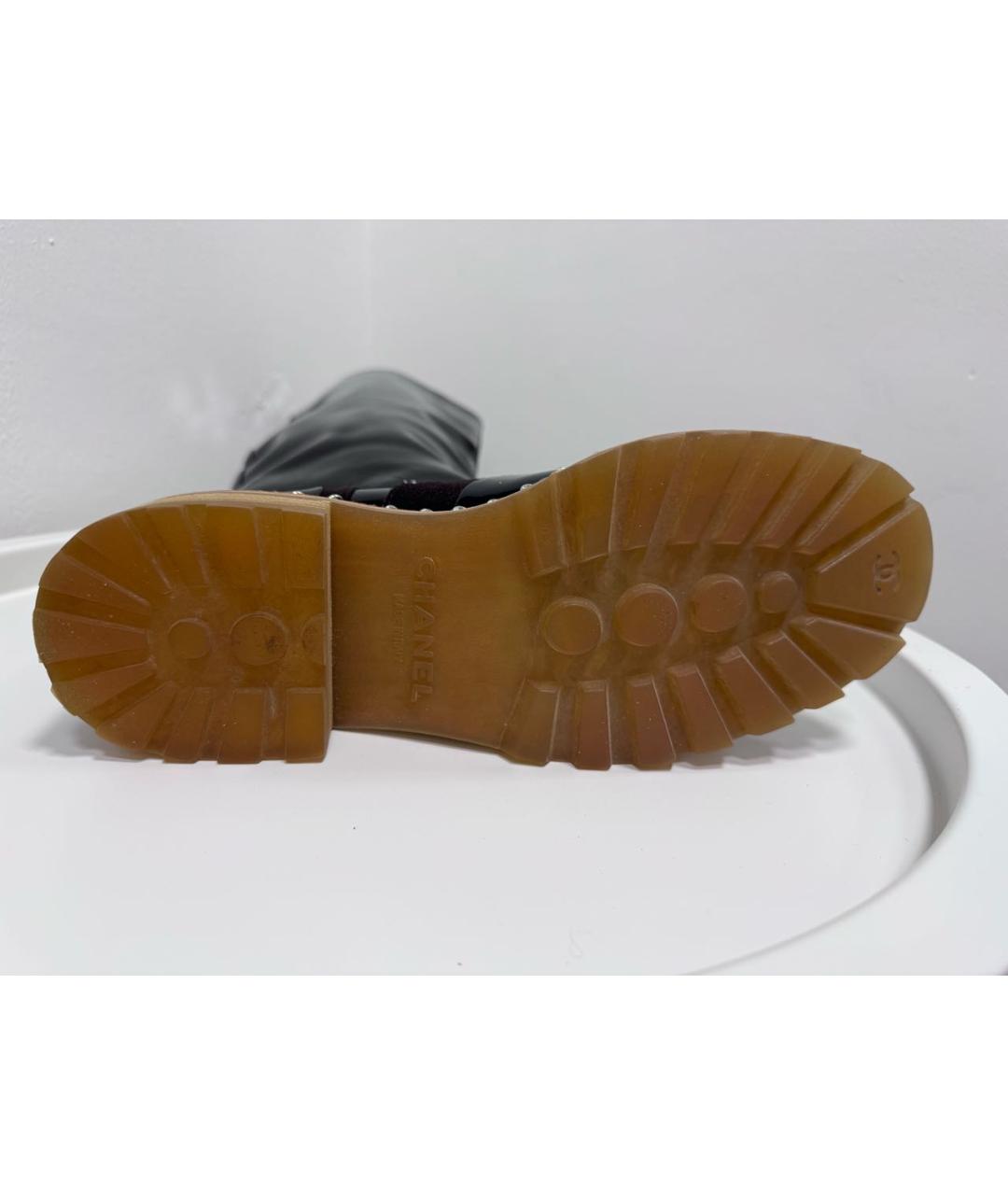 CHANEL Черные сапоги из лакированной кожи, фото 6