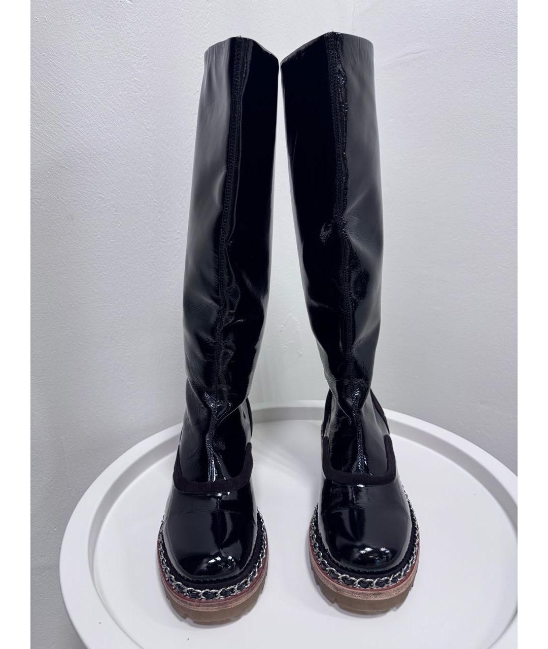 CHANEL Черные сапоги из лакированной кожи, фото 2
