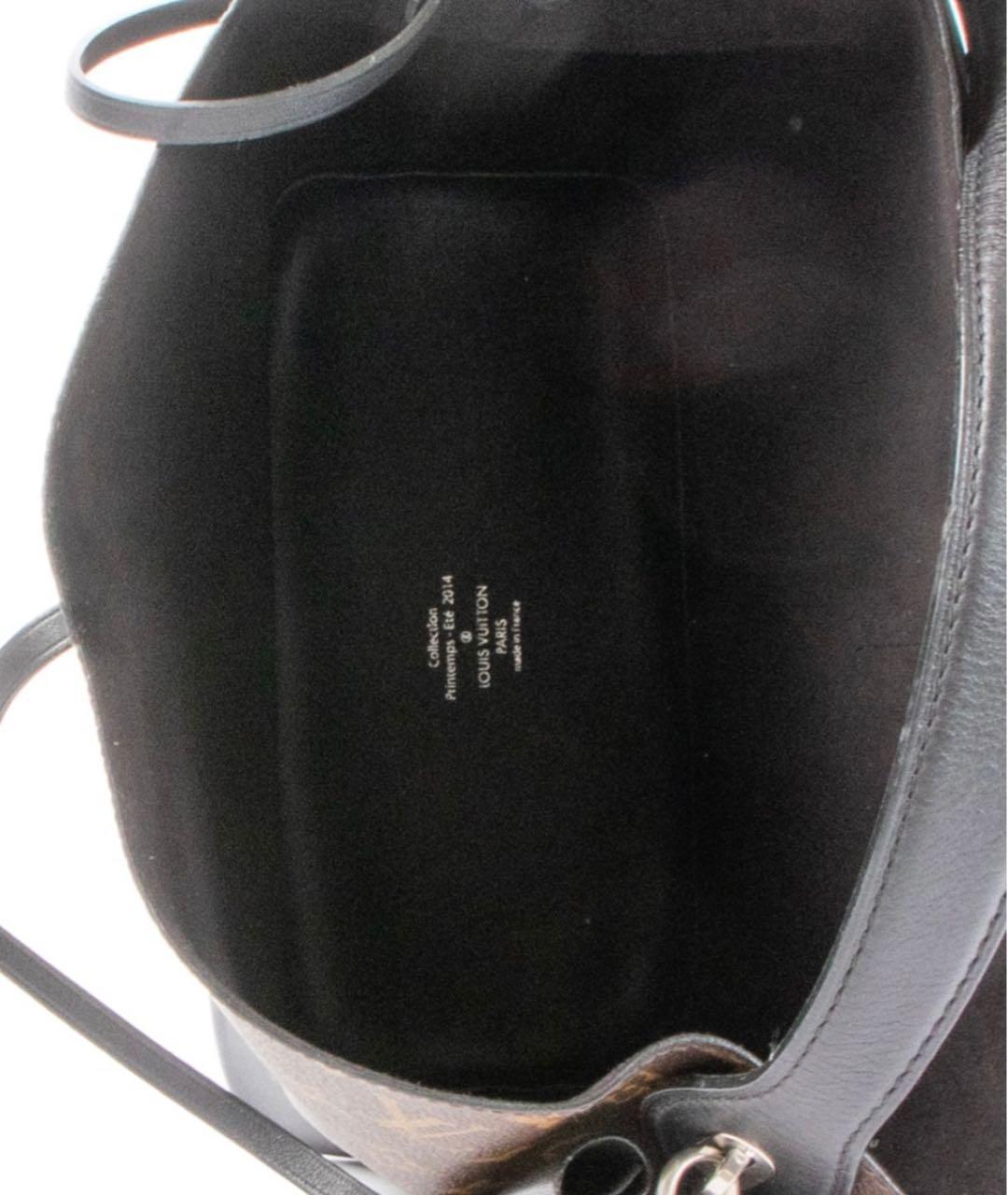 LOUIS VUITTON Коричневая кожаная сумка с короткими ручками, фото 4