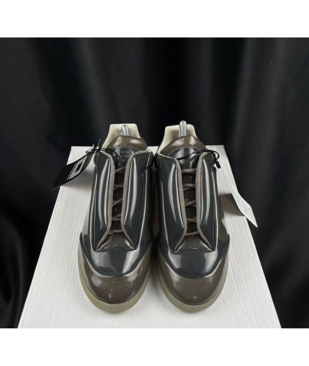 MAISON MARGIELA Антрацитовые низкие кроссовки / кеды из лакированной кожи, фото 2