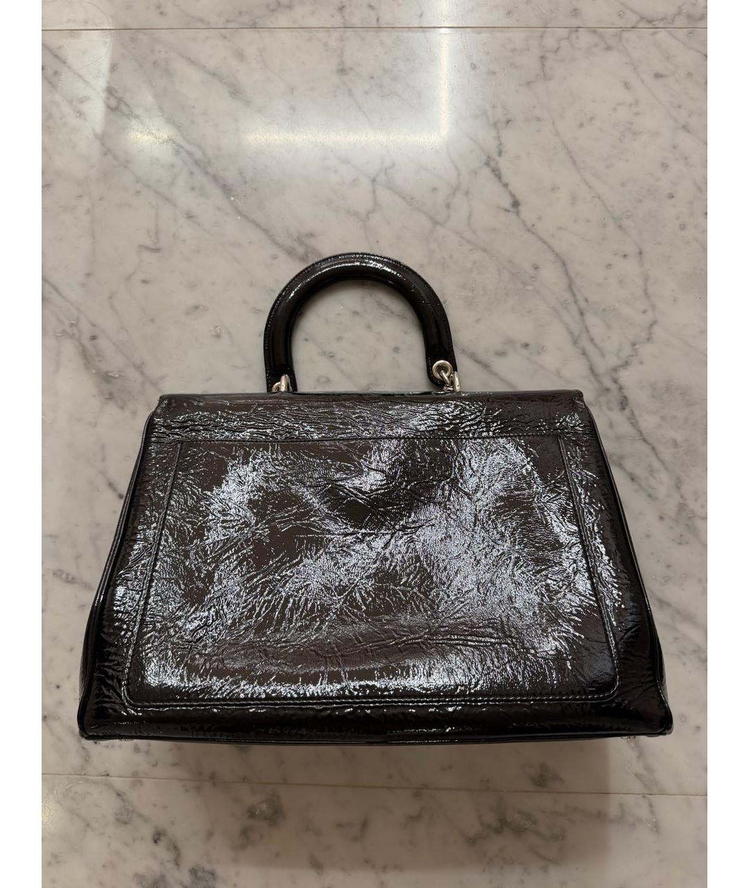 CHRISTIAN DIOR Черная сумка с короткими ручками из лакированной кожи, фото 4