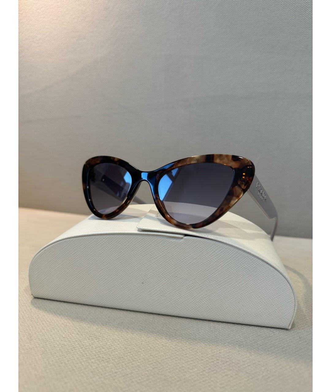 PRADA Коричневые пластиковые солнцезащитные очки, фото 2