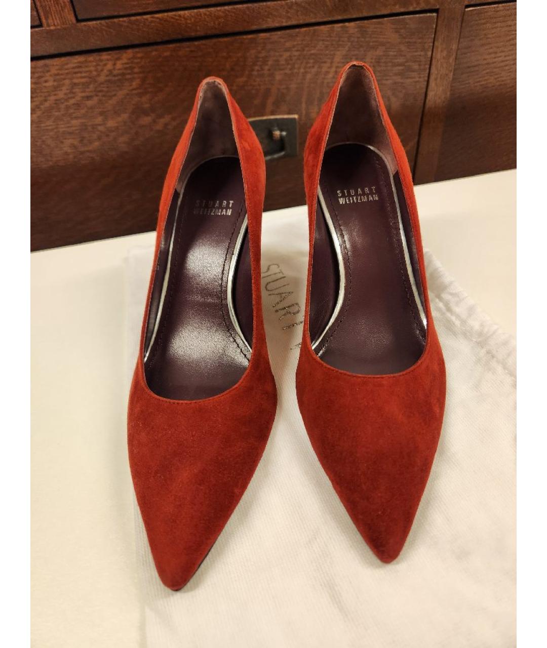 STUART WEITZMAN Красные замшевые туфли, фото 2