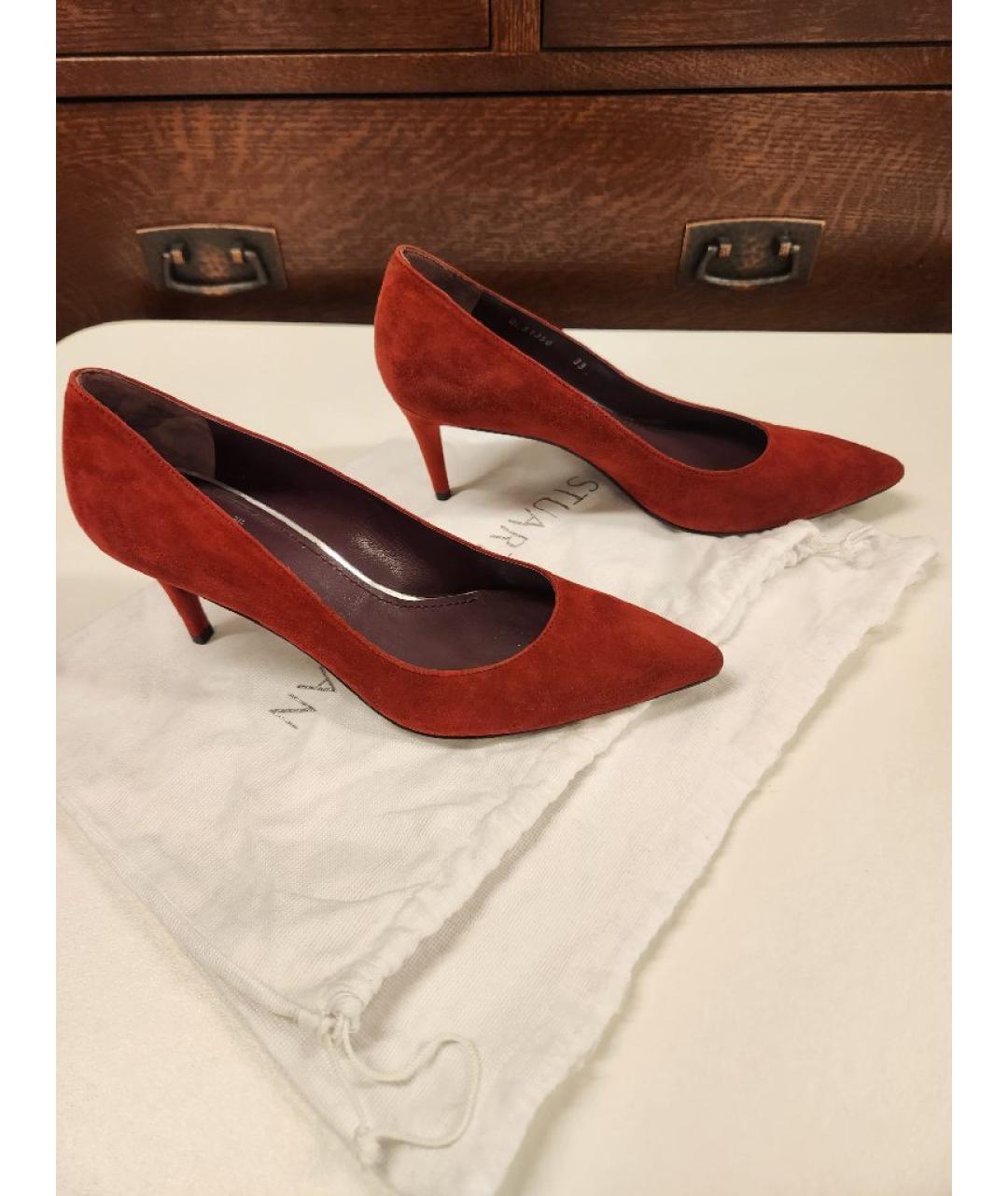 STUART WEITZMAN Красные замшевые туфли, фото 5