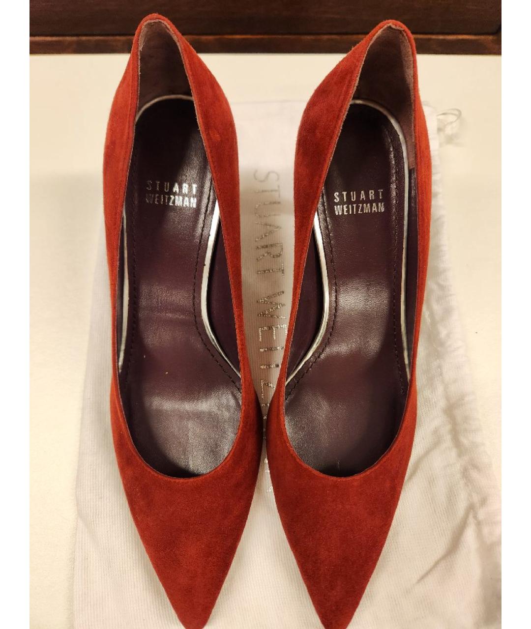 STUART WEITZMAN Красные замшевые туфли, фото 3