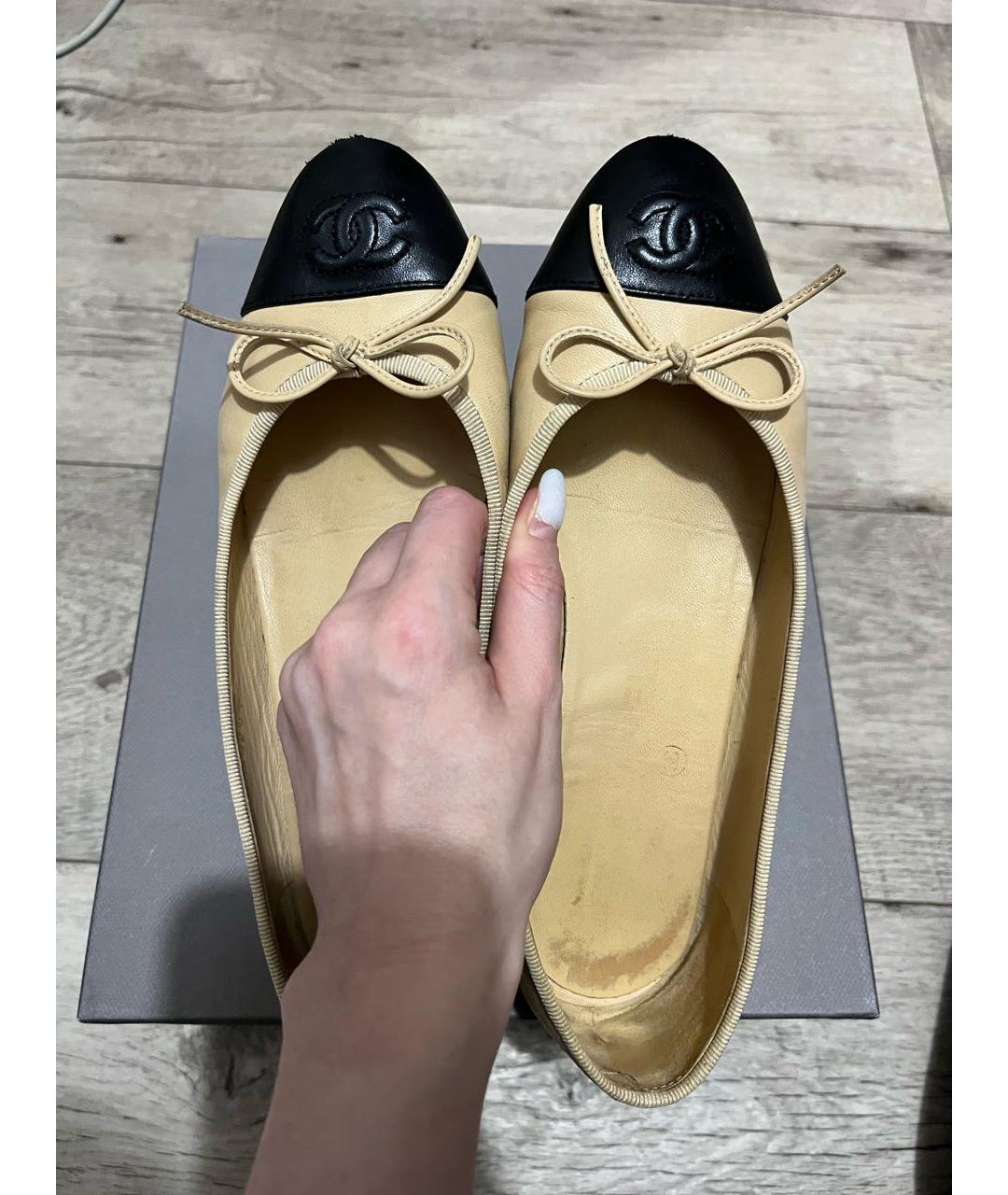 CHANEL Бежевые кожаные балетки, фото 3