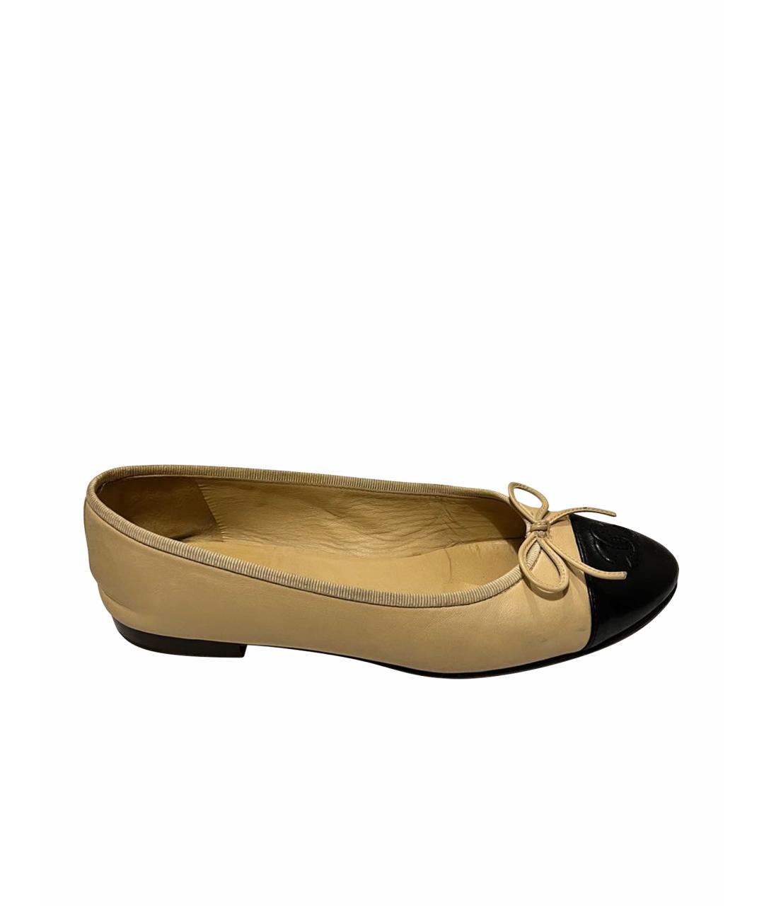 CHANEL Бежевые кожаные балетки, фото 1