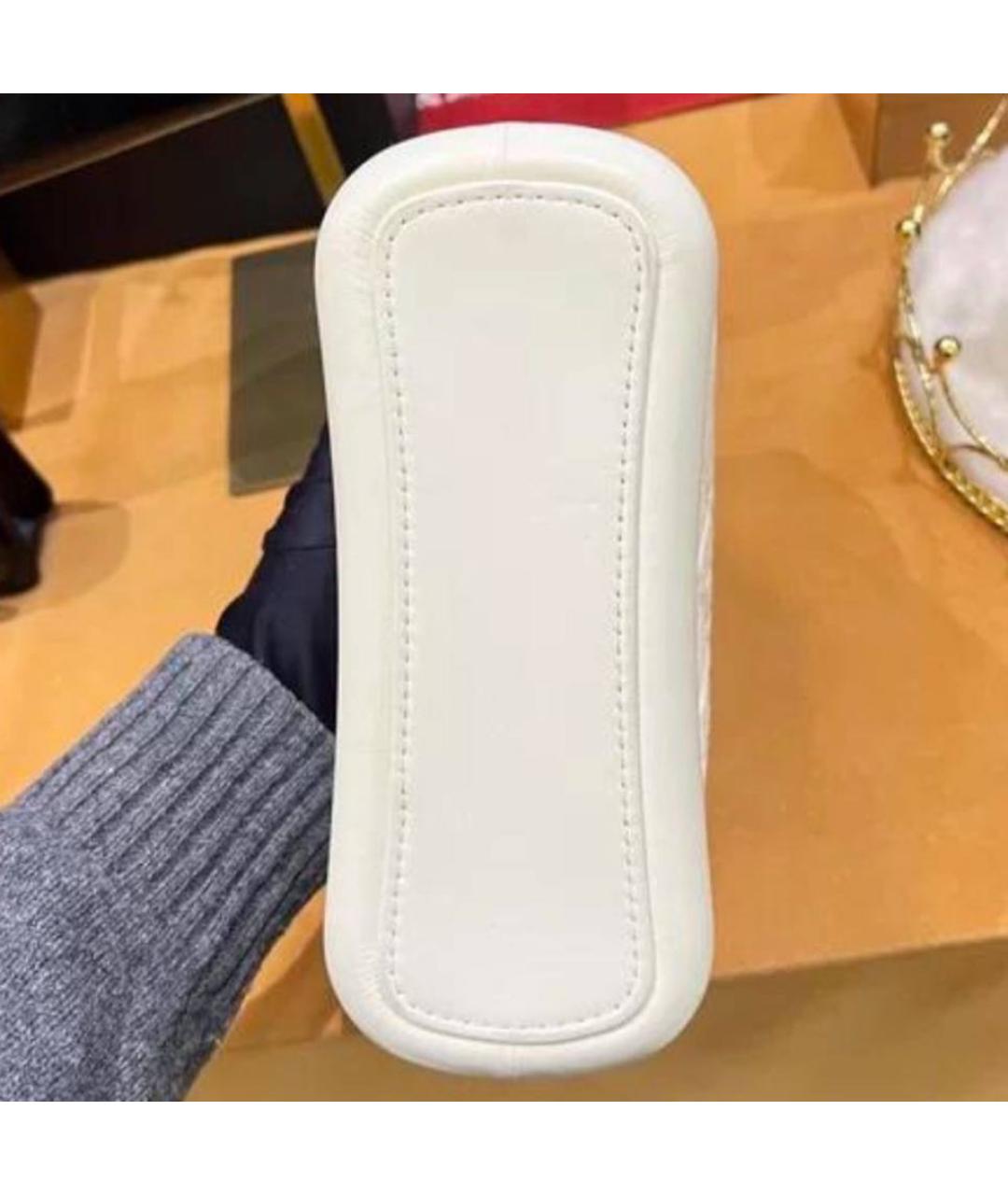 CHANEL Белая кожаная сумка через плечо, фото 8