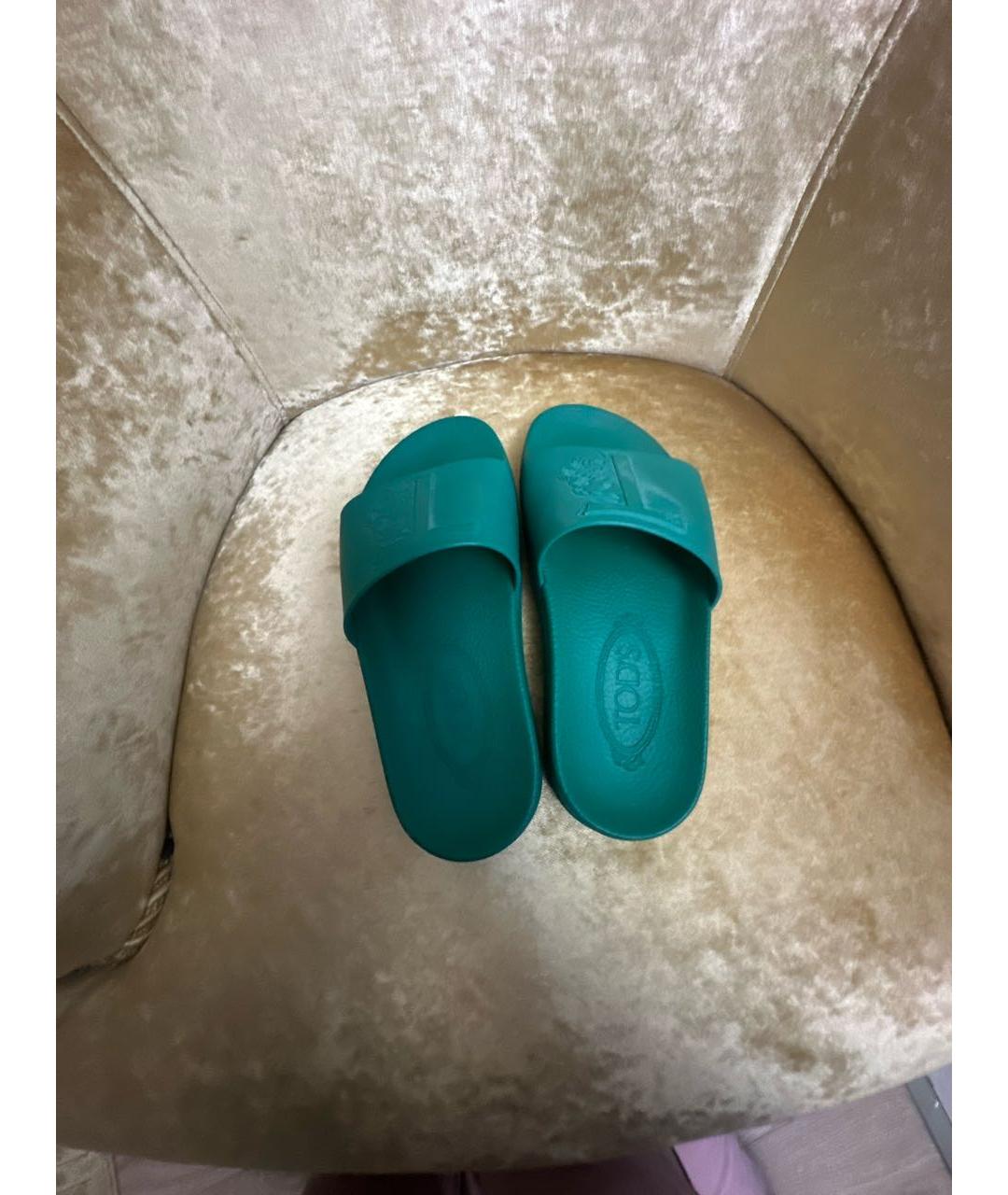 TOD'S Зеленые резиновые шлепанцы, фото 3