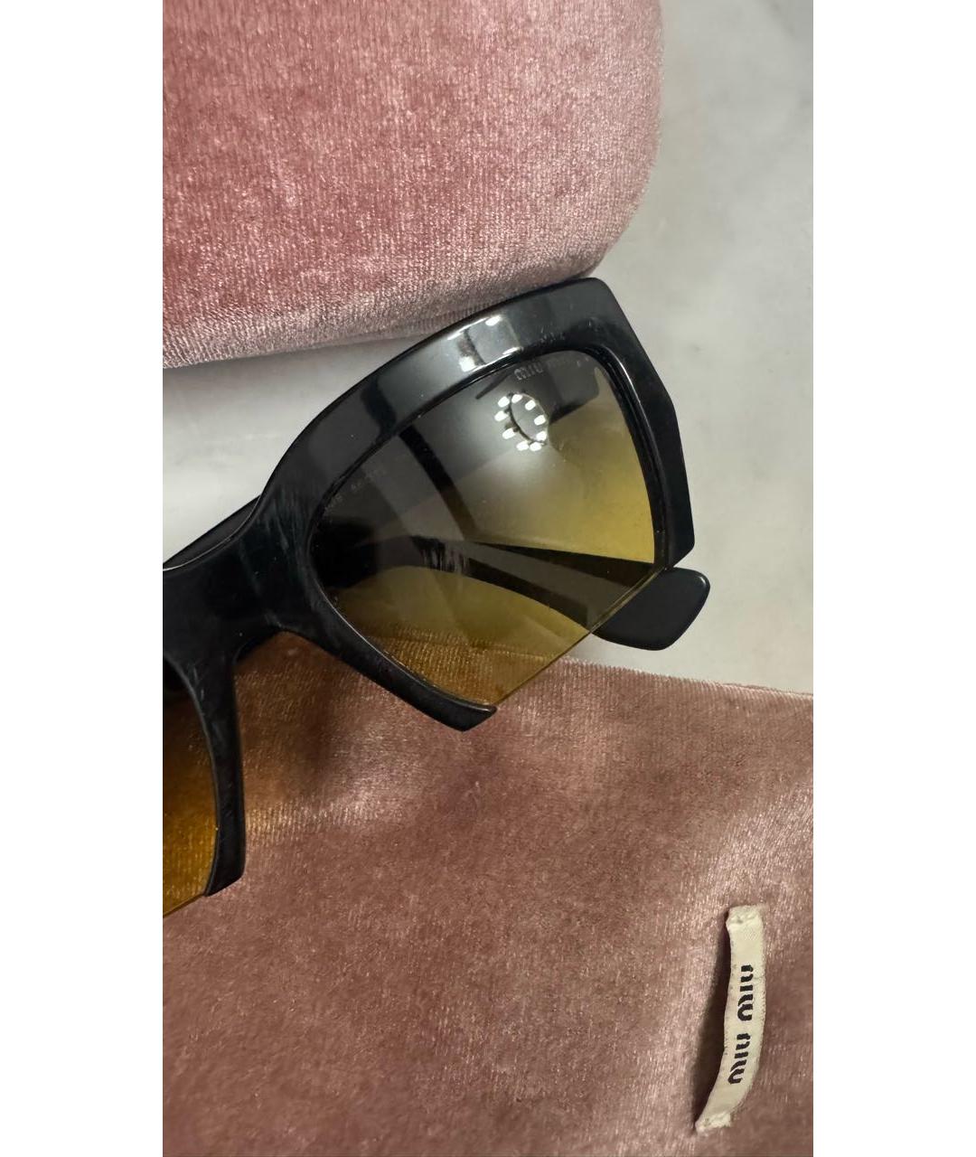 MIU MIU Черные пластиковые солнцезащитные очки, фото 4