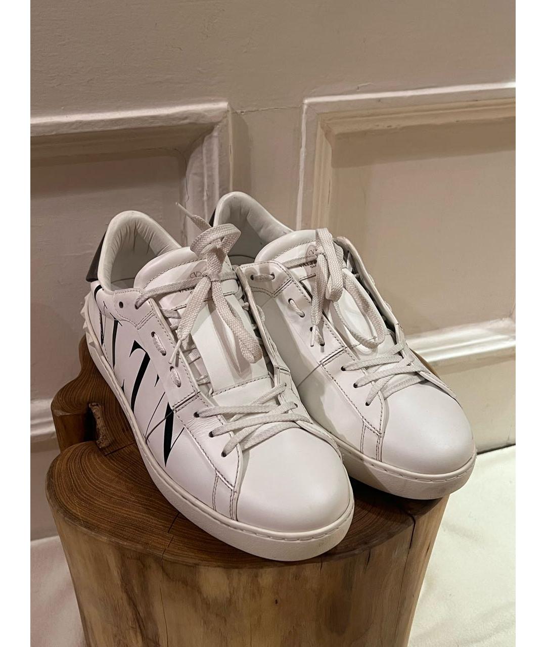 VALENTINO Белые кожаные низкие кроссовки / кеды, фото 2