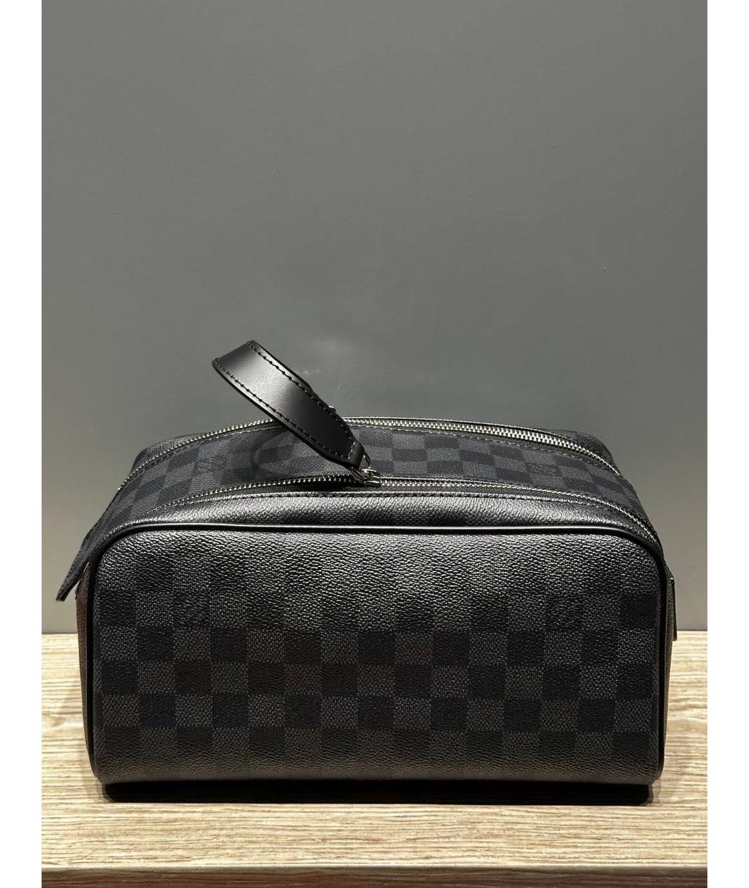 LOUIS VUITTON Черная барсетка, фото 3