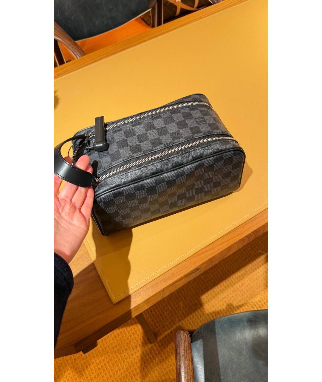 LOUIS VUITTON Черная барсетка, фото 7