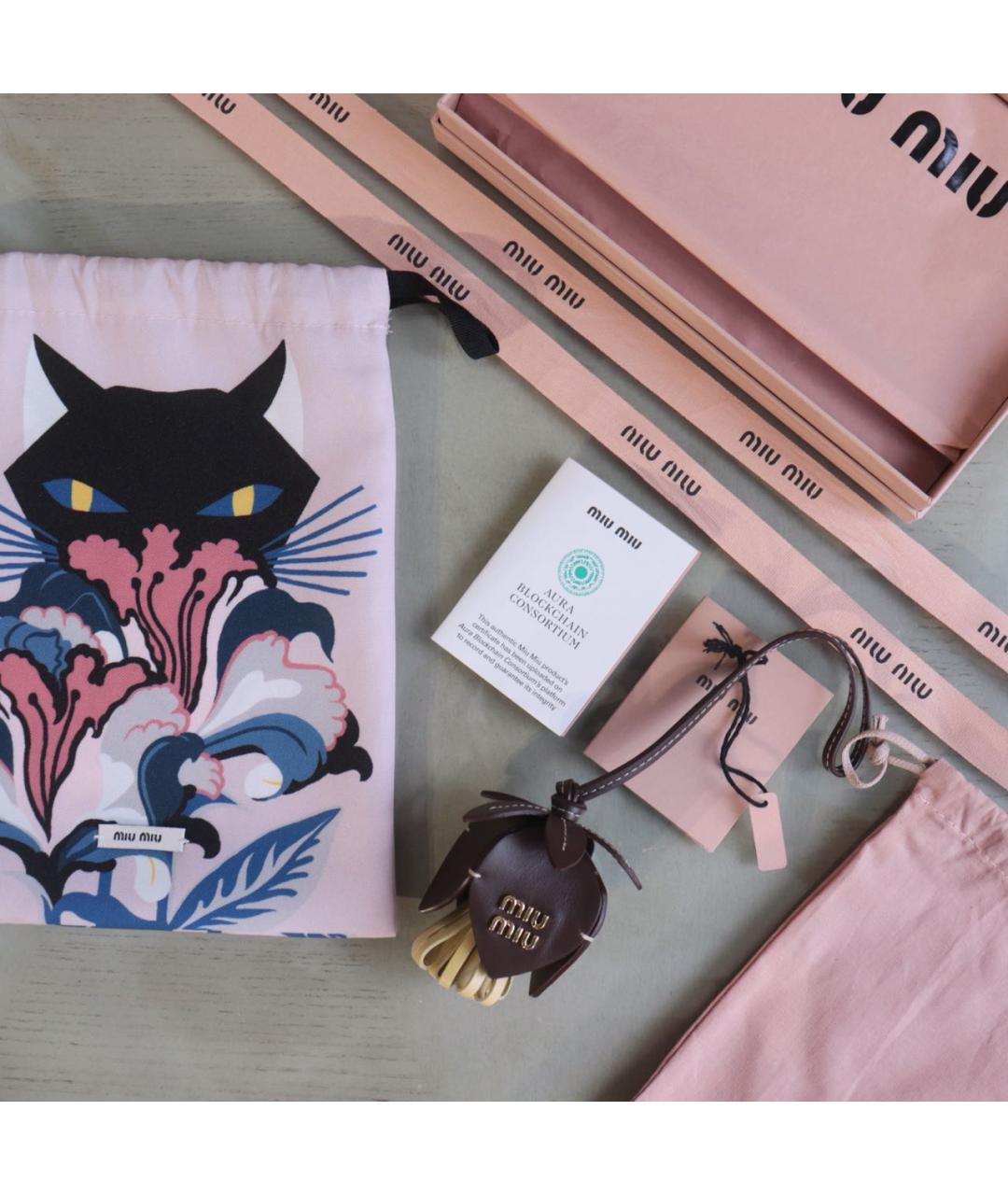 MIU MIU Коричневый брелок, фото 3