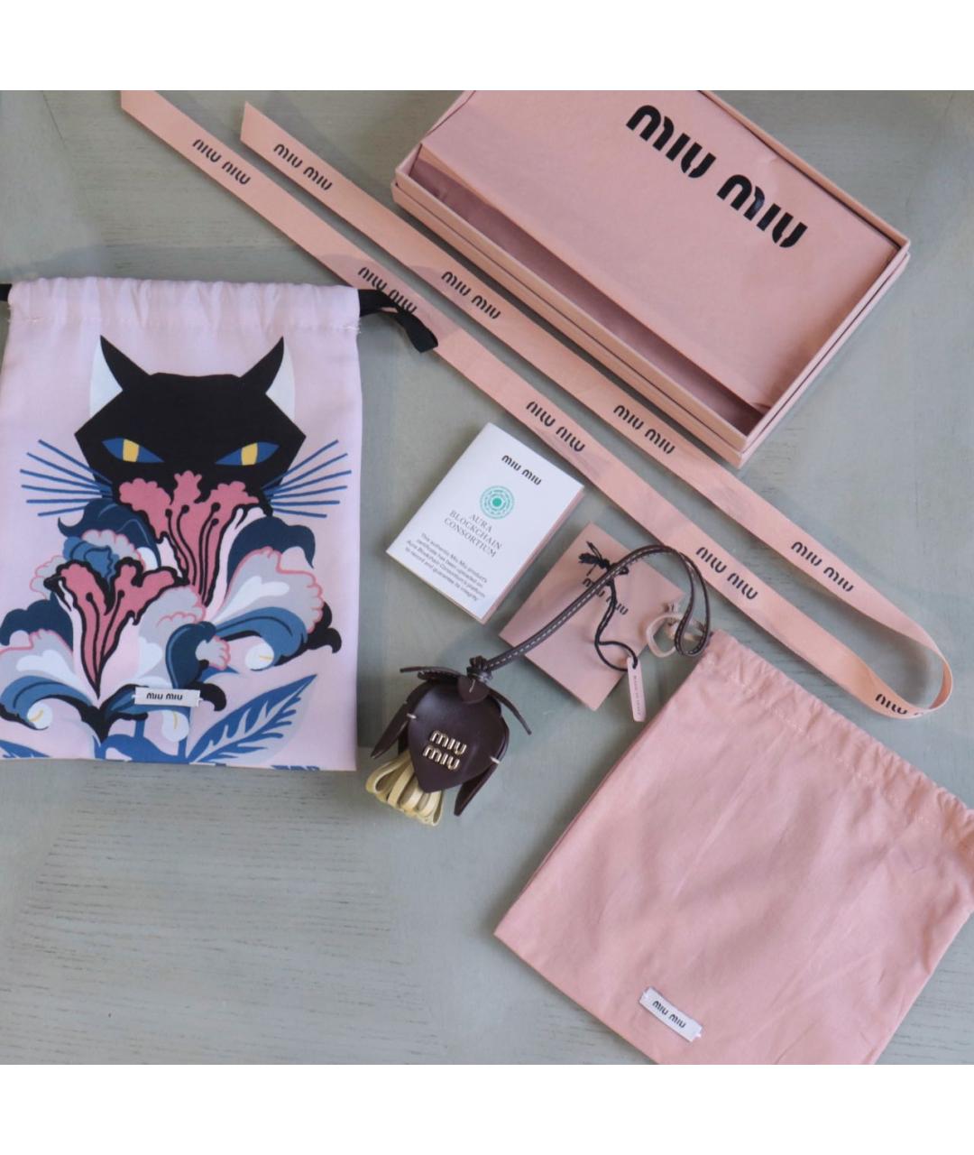 MIU MIU Коричневый брелок, фото 2