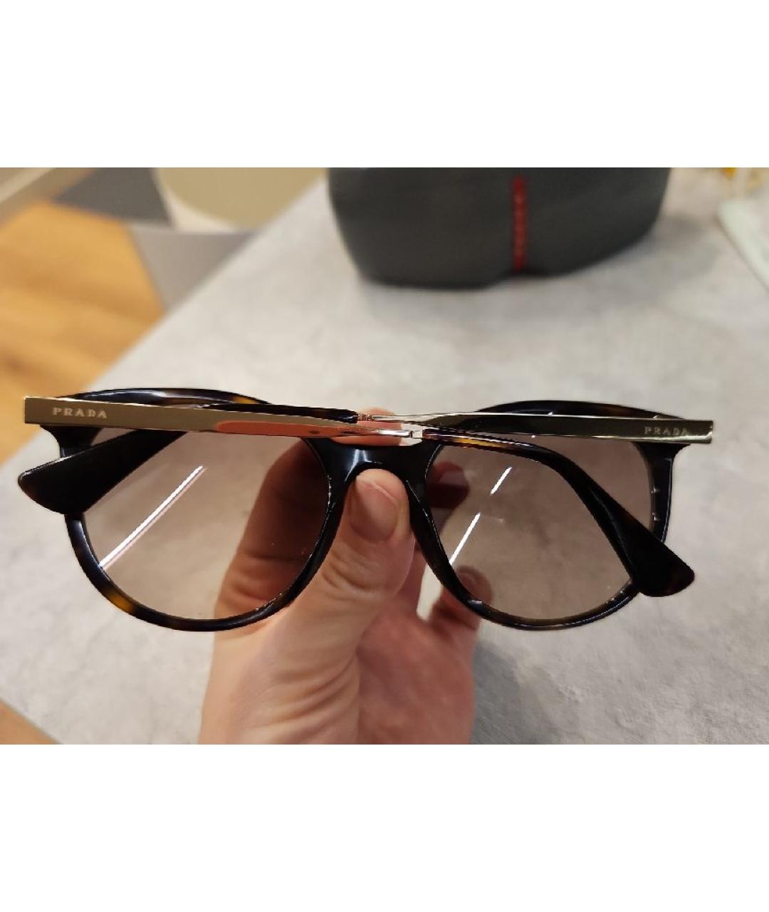 PRADA Коричневые пластиковые солнцезащитные очки, фото 8
