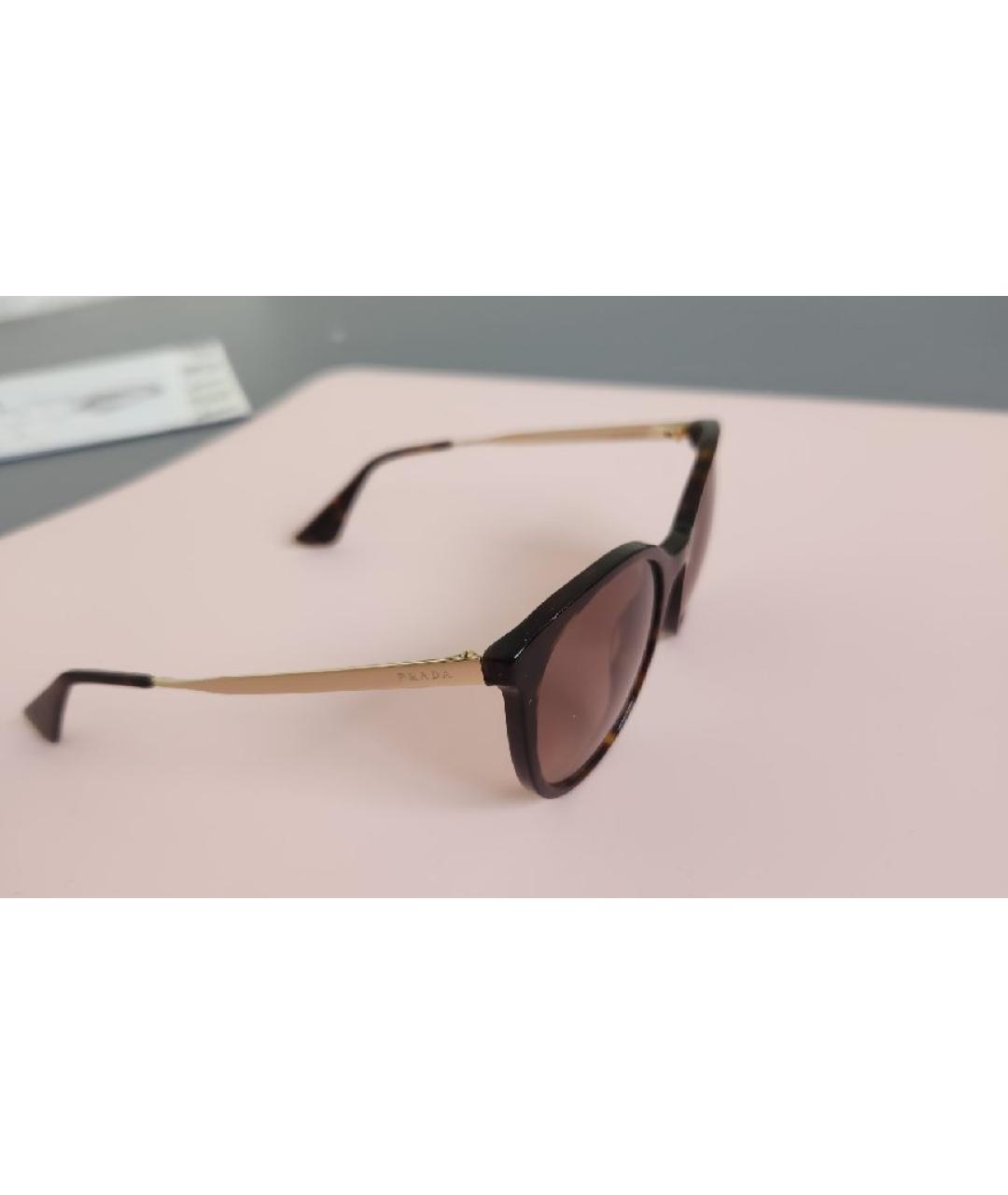 PRADA Коричневые пластиковые солнцезащитные очки, фото 2