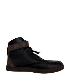 LOUIS VUITTON Высокие кроссовки / кеды