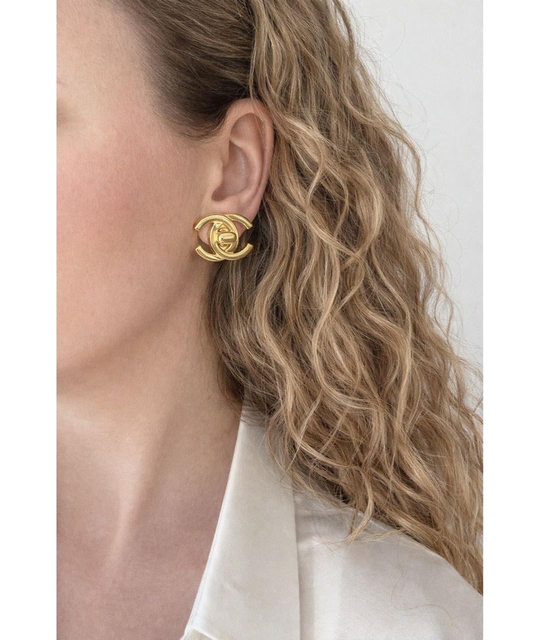 CHANEL Золотые металлические серьги, фото 4