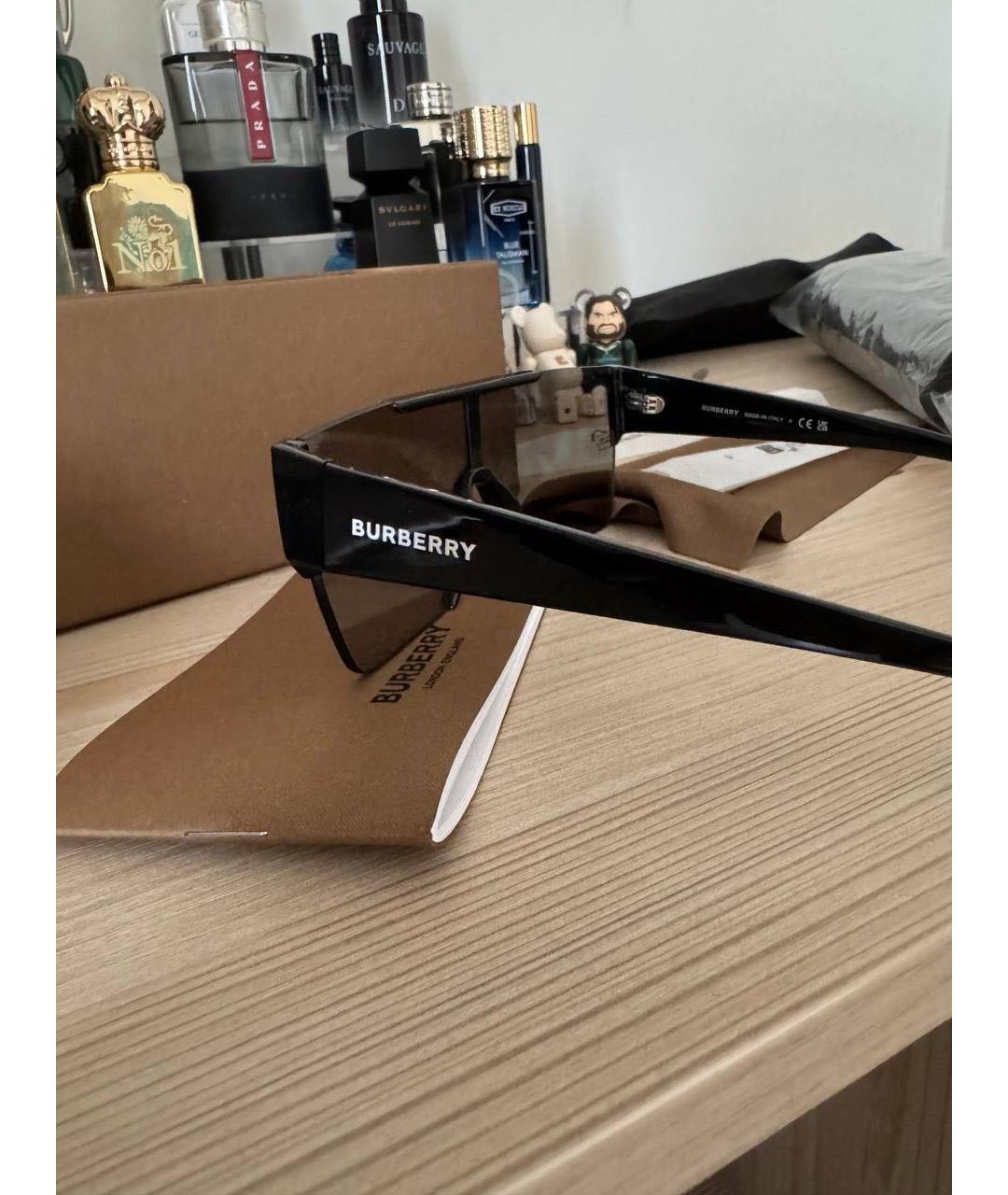 BURBERRY Черные пластиковые солнцезащитные очки, фото 3