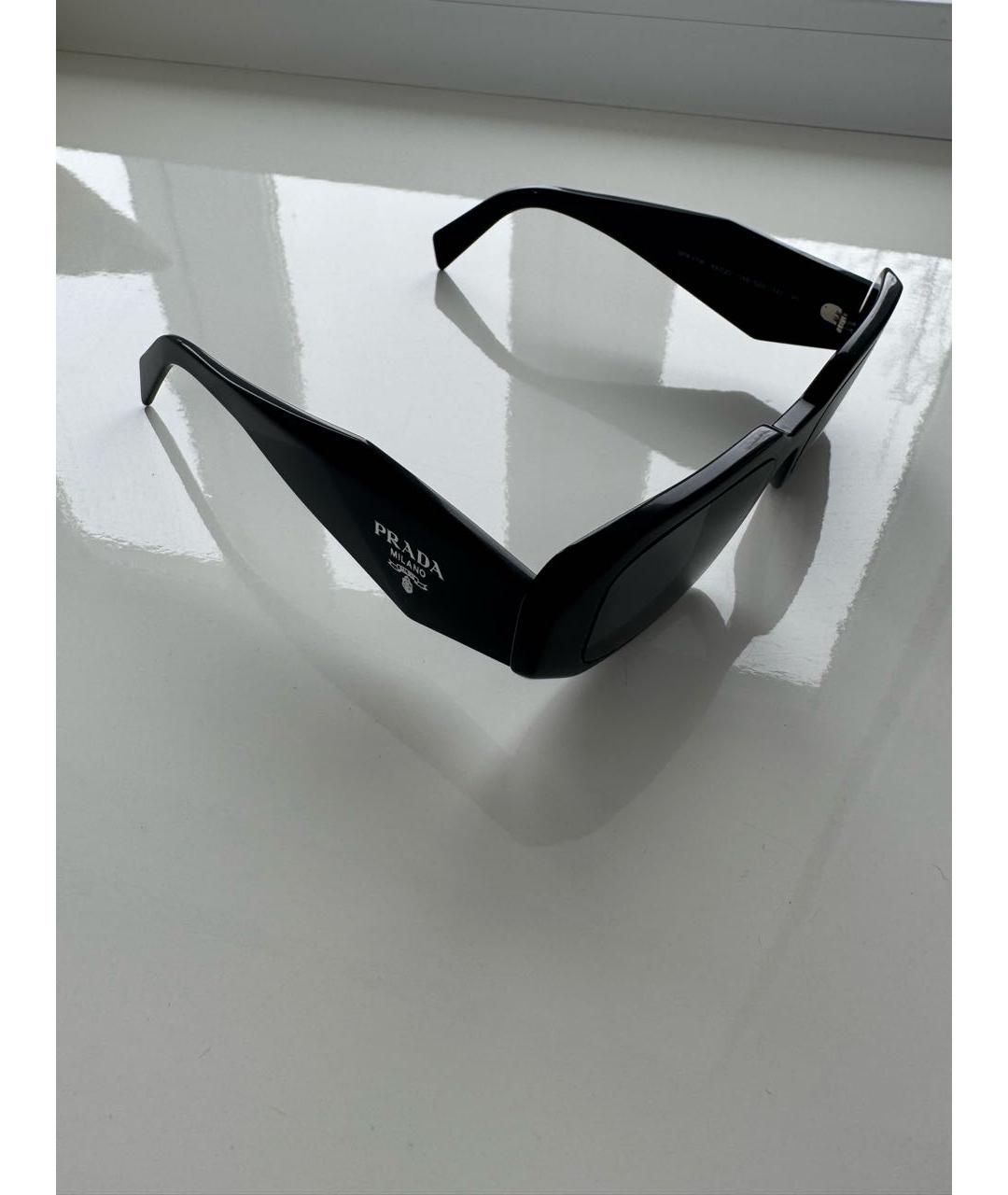 PRADA Черные пластиковые солнцезащитные очки, фото 3