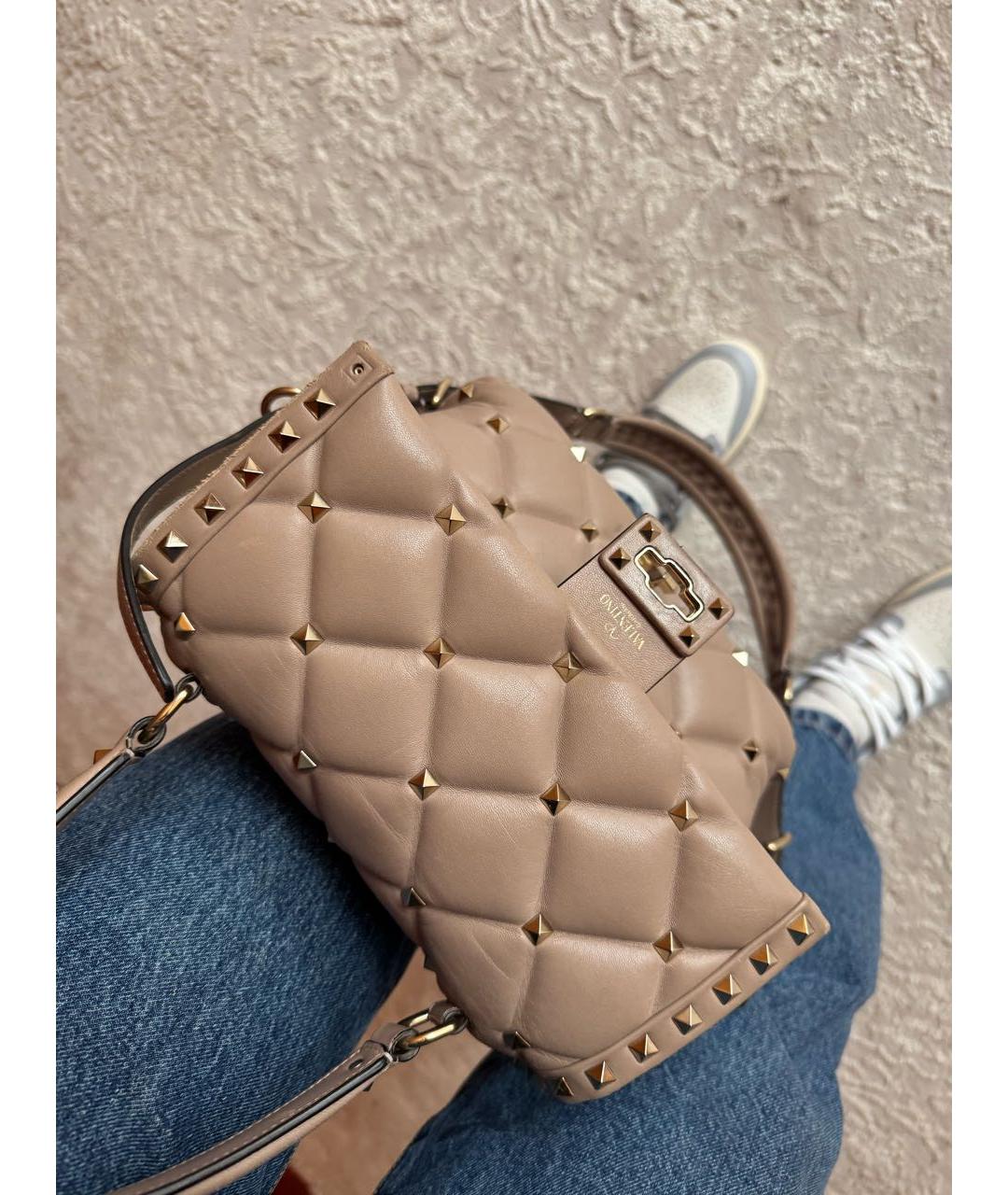 VALENTINO Бежевая кожаная сумка через плечо, фото 5